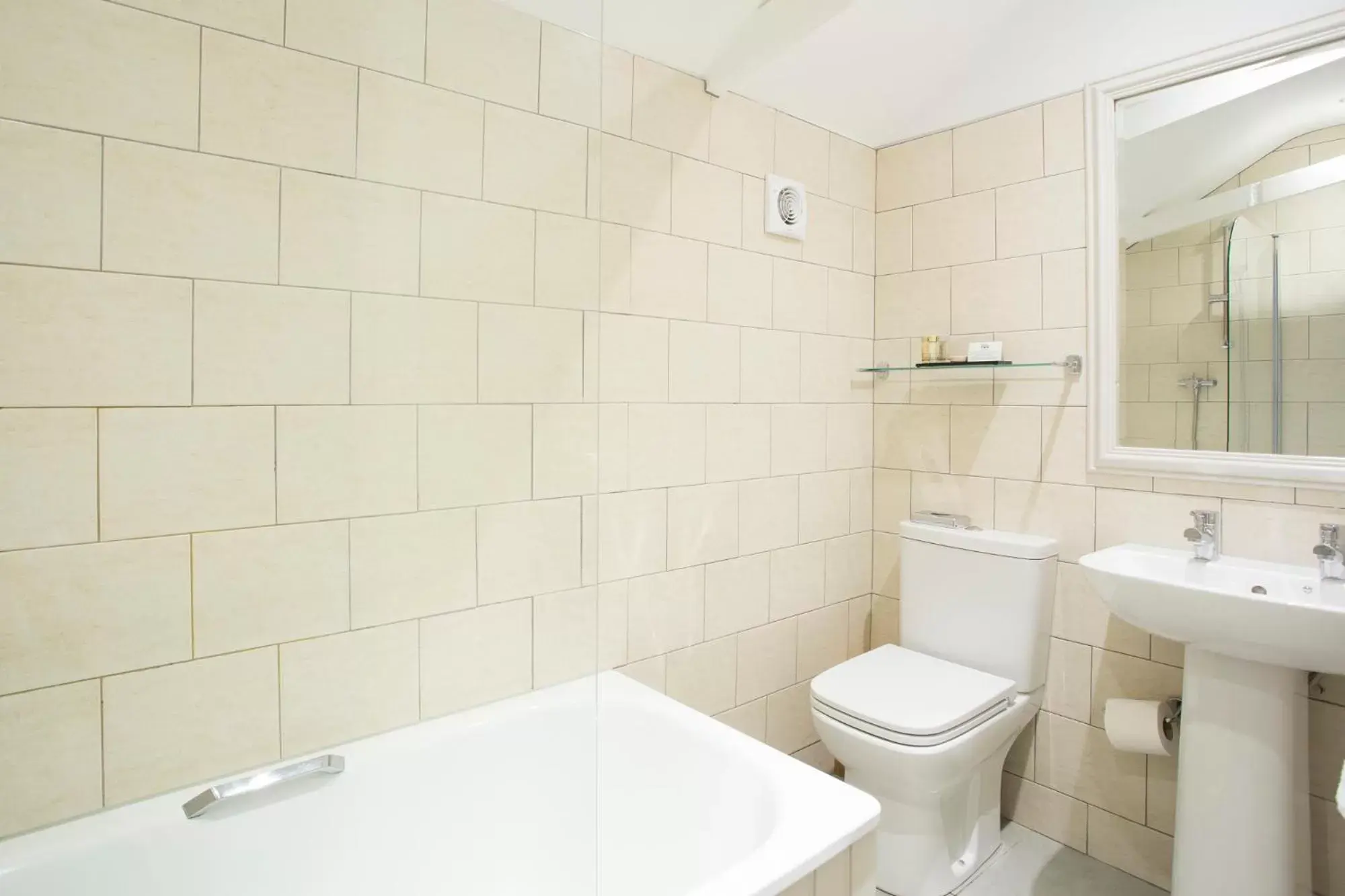 Bathroom in Hotel Continental