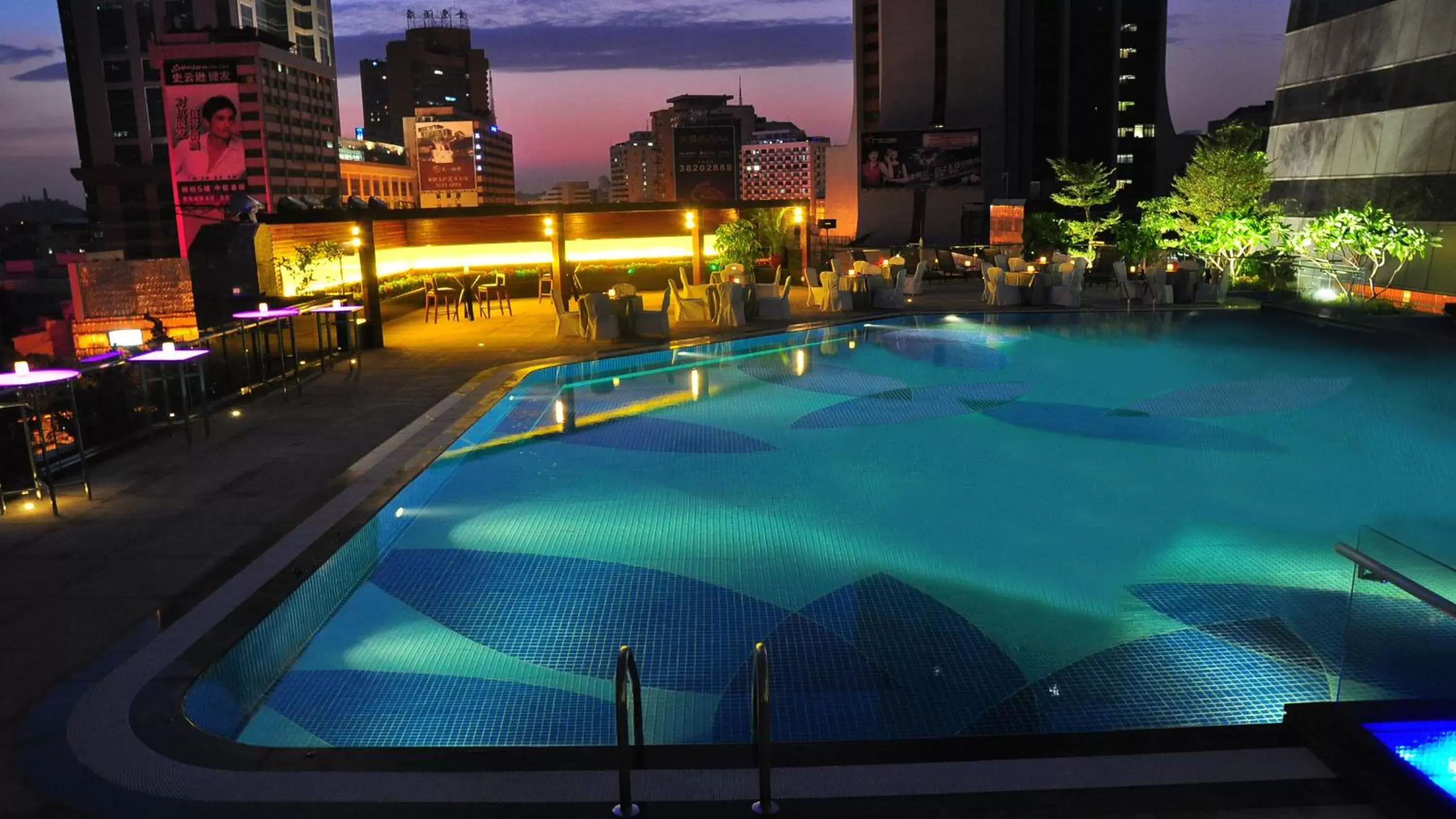 Swimming Pool in Crowne Plaza Guangzhou City Centre, an IHG Hotel
