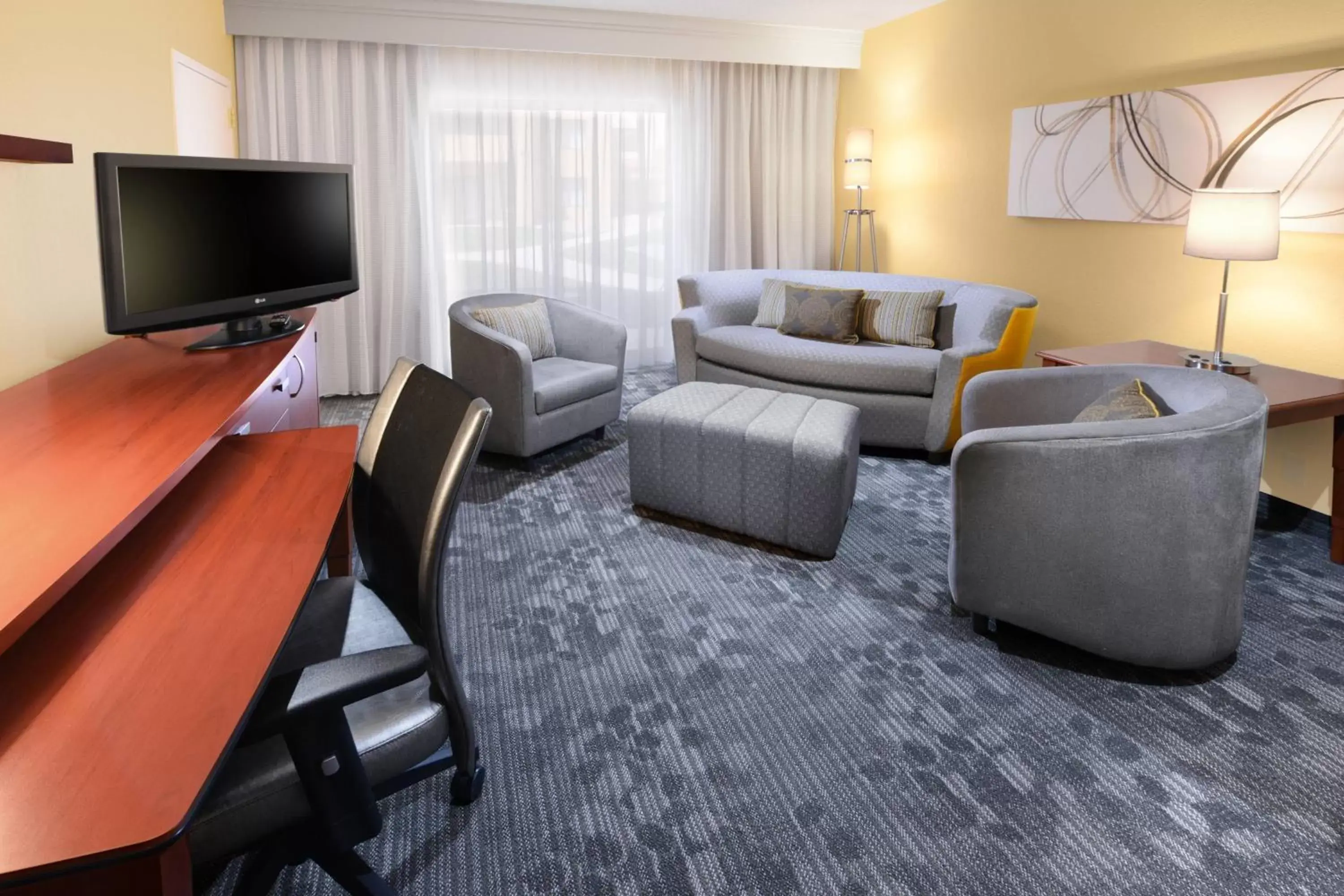 Living room, Seating Area in Courtyard by Marriott Oklahoma City Airport