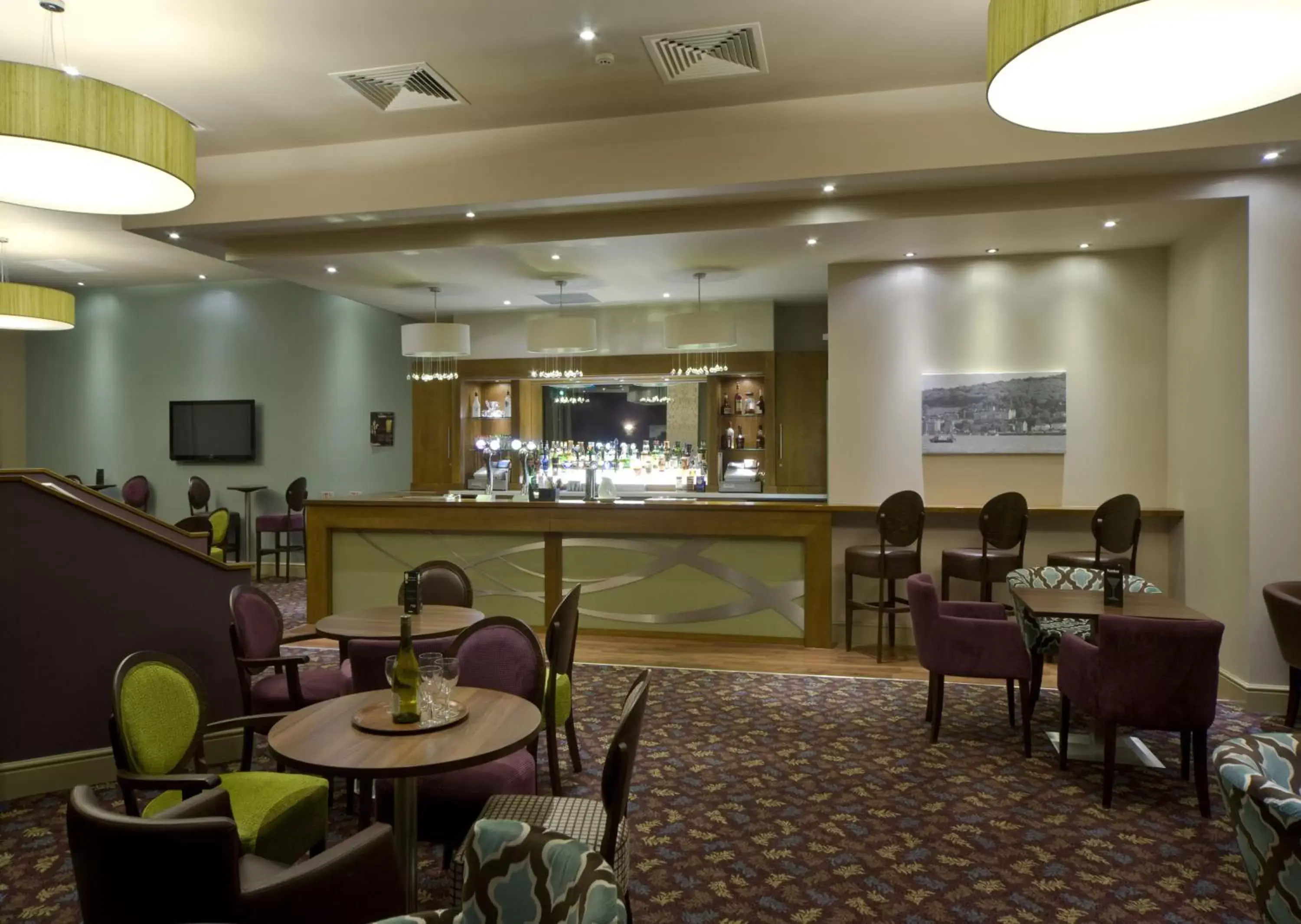 Lounge or bar, Restaurant/Places to Eat in The Glenburn Hotel