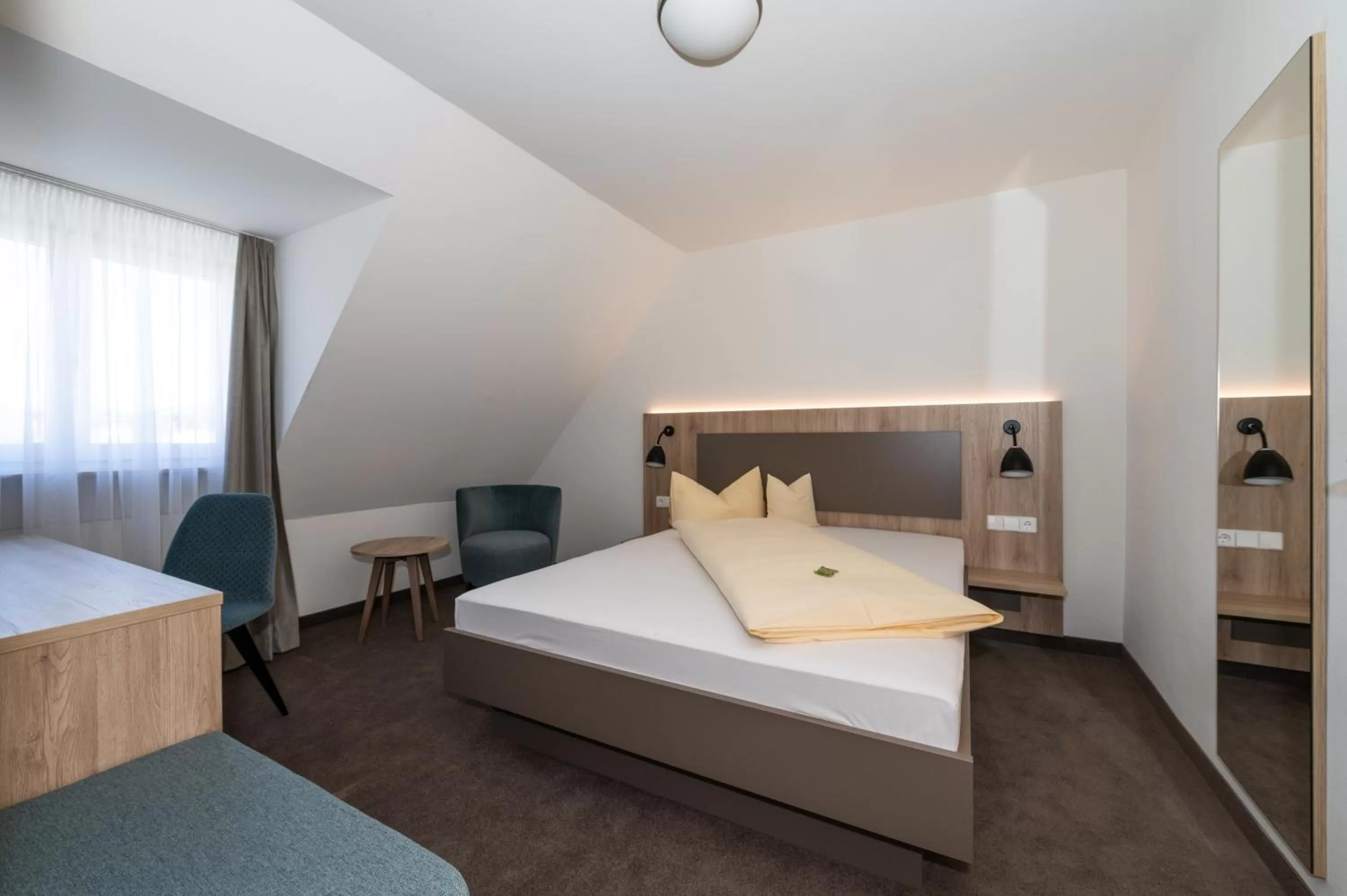 Bedroom, Bed in Landschloss Korntal