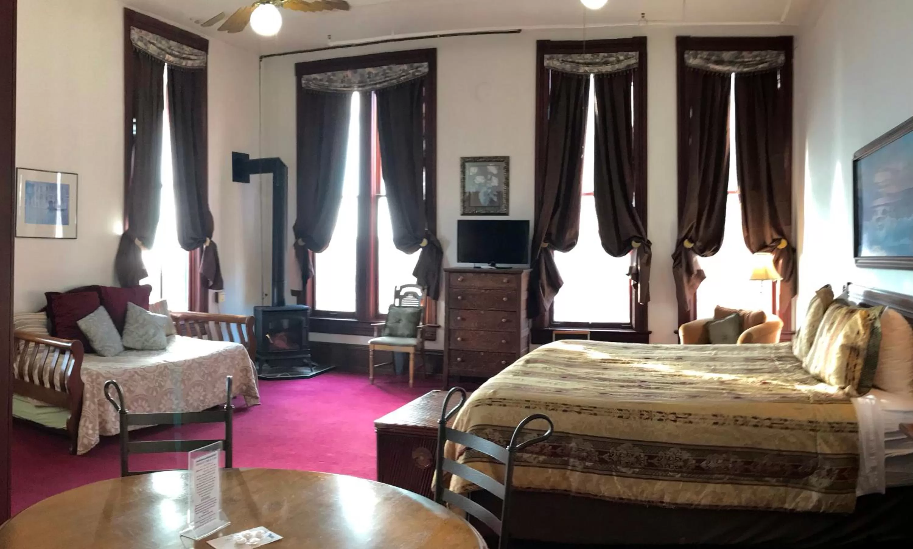 Bed in The Monarch Hotel