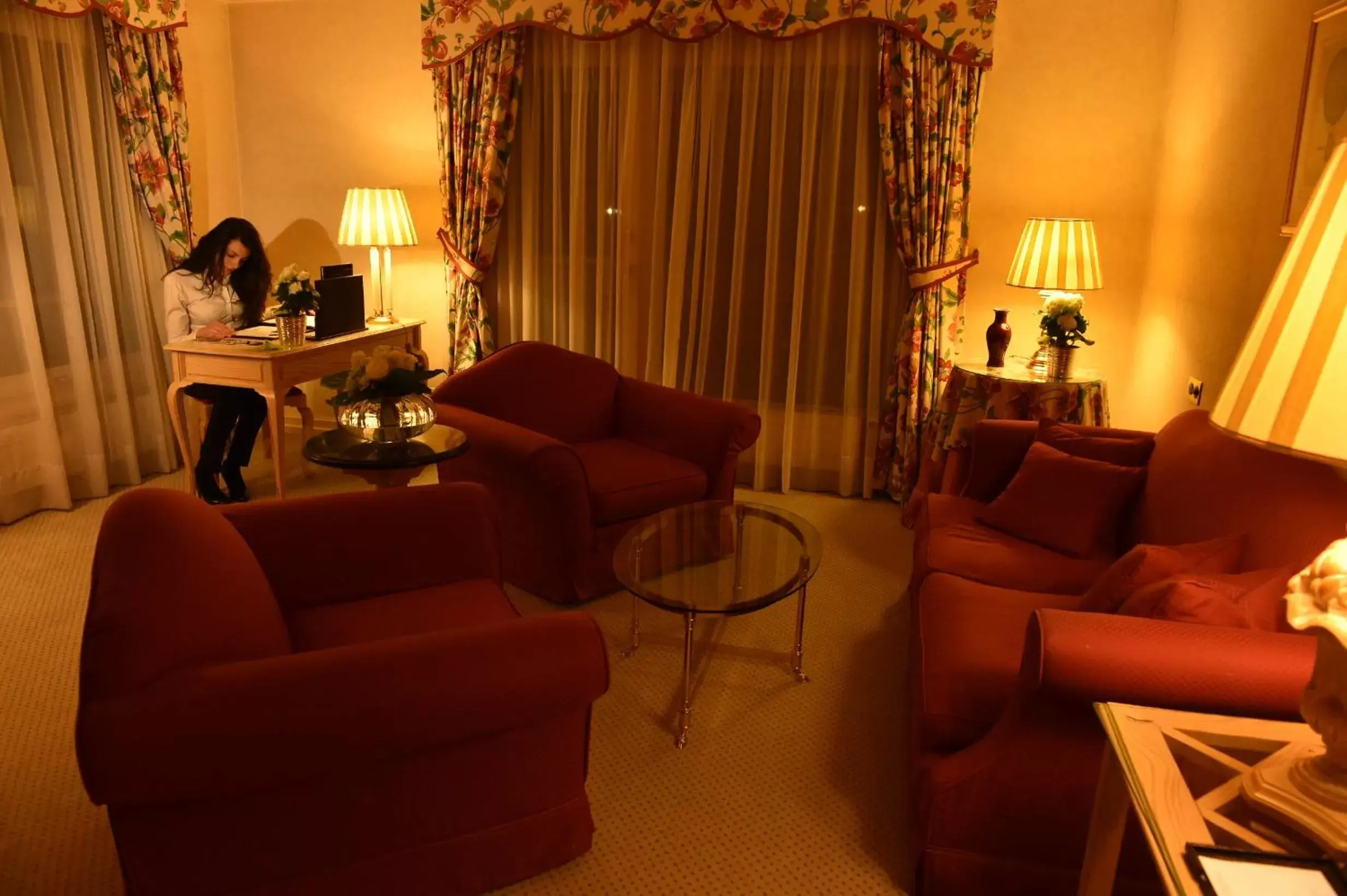 Living room, Lounge/Bar in Grand Hôtel du Golf & Palace