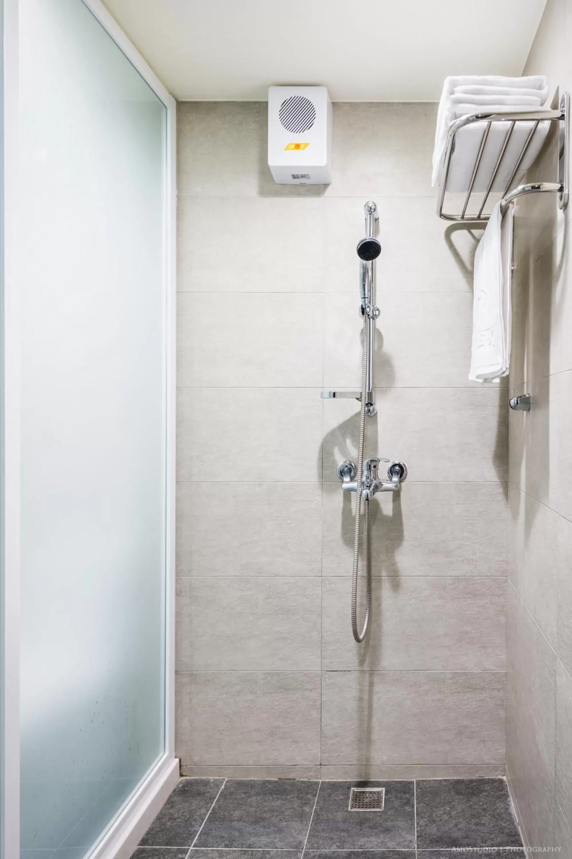 Shower in Place‧X Hotel Shower in Place‧X Hotel