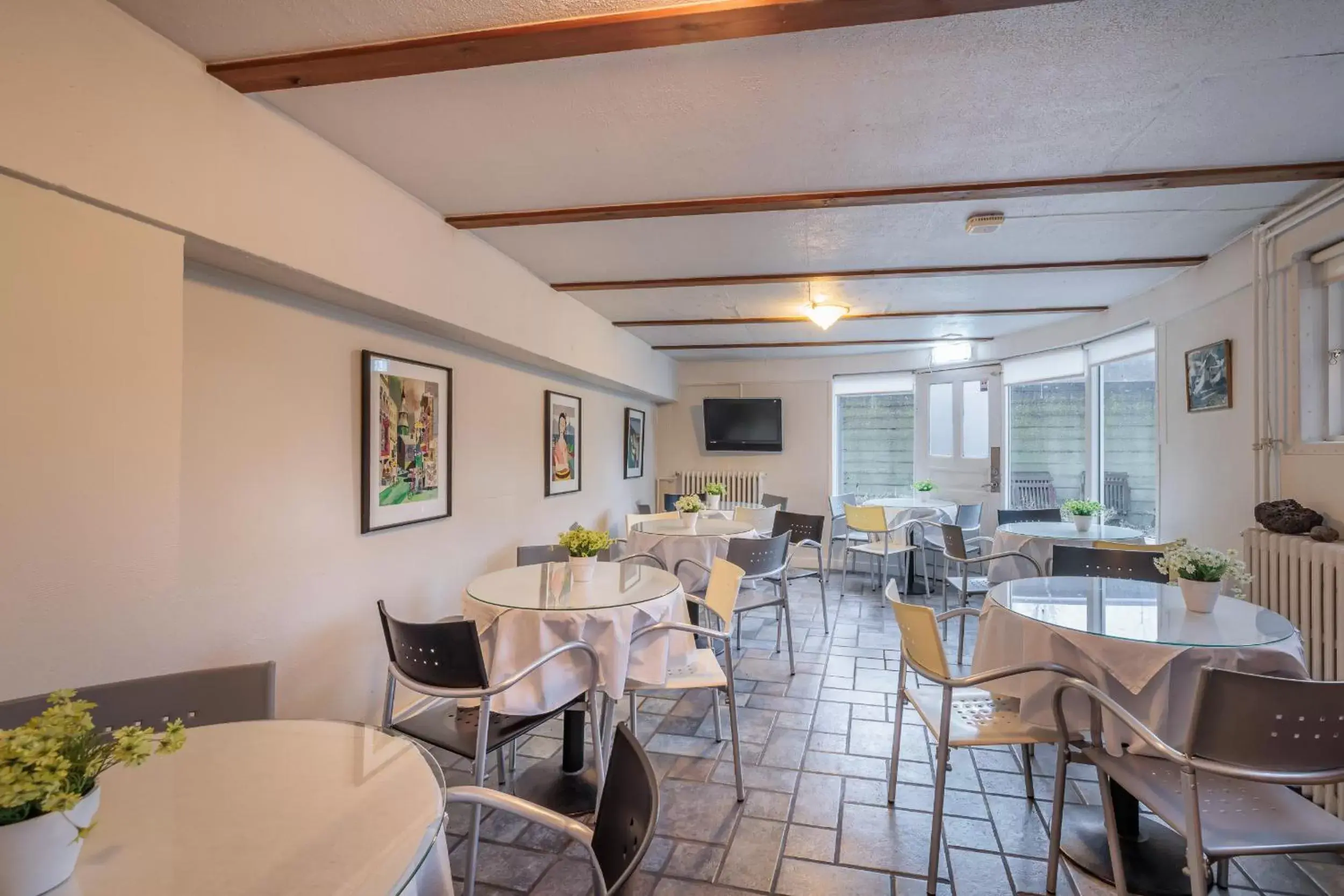 Breakfast in Snorri's Guesthouse Breakfast in Snorri's Guesthouse