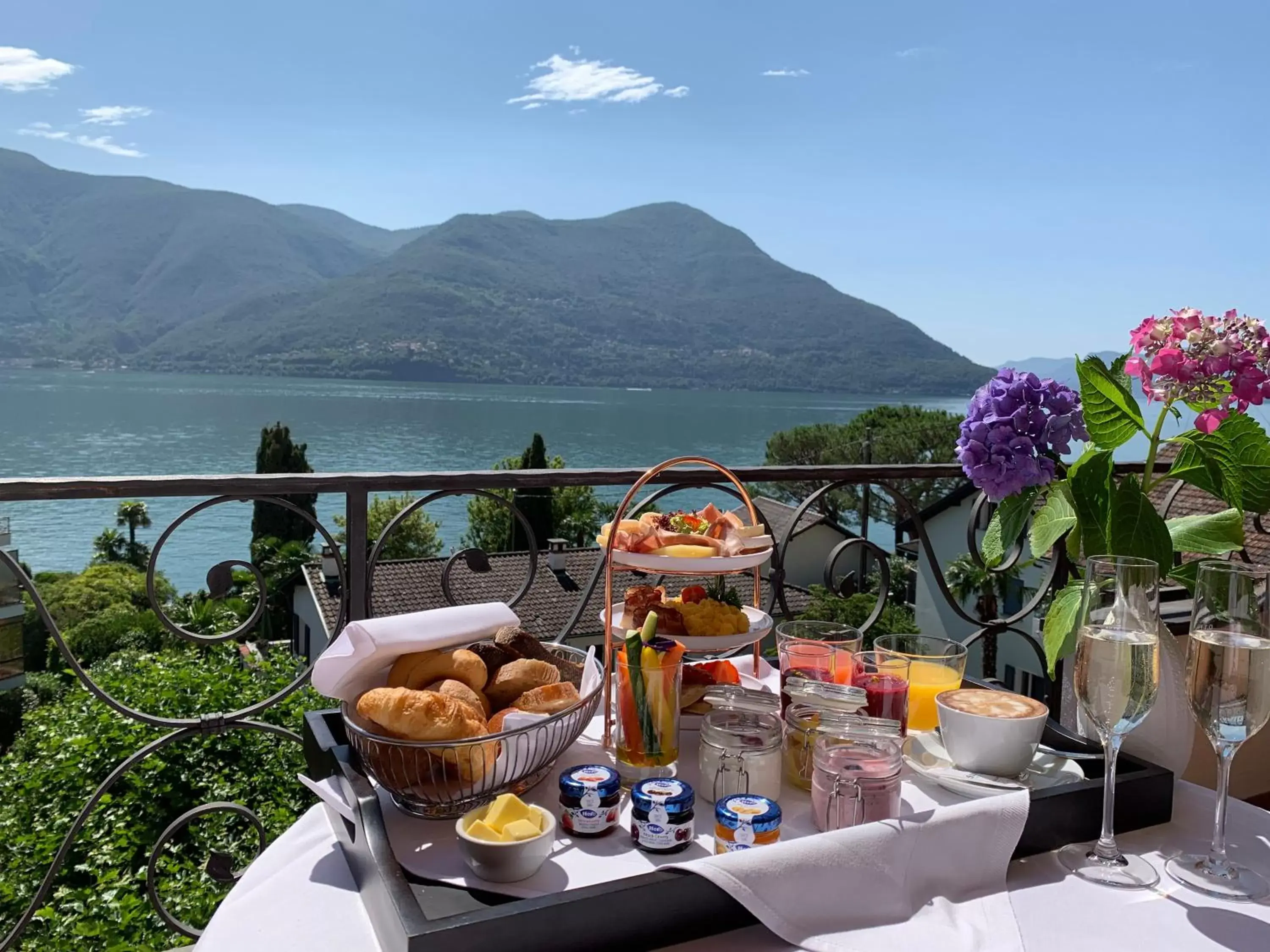 Balcony/Terrace in Suiten-Hotel Sunstar Brissago