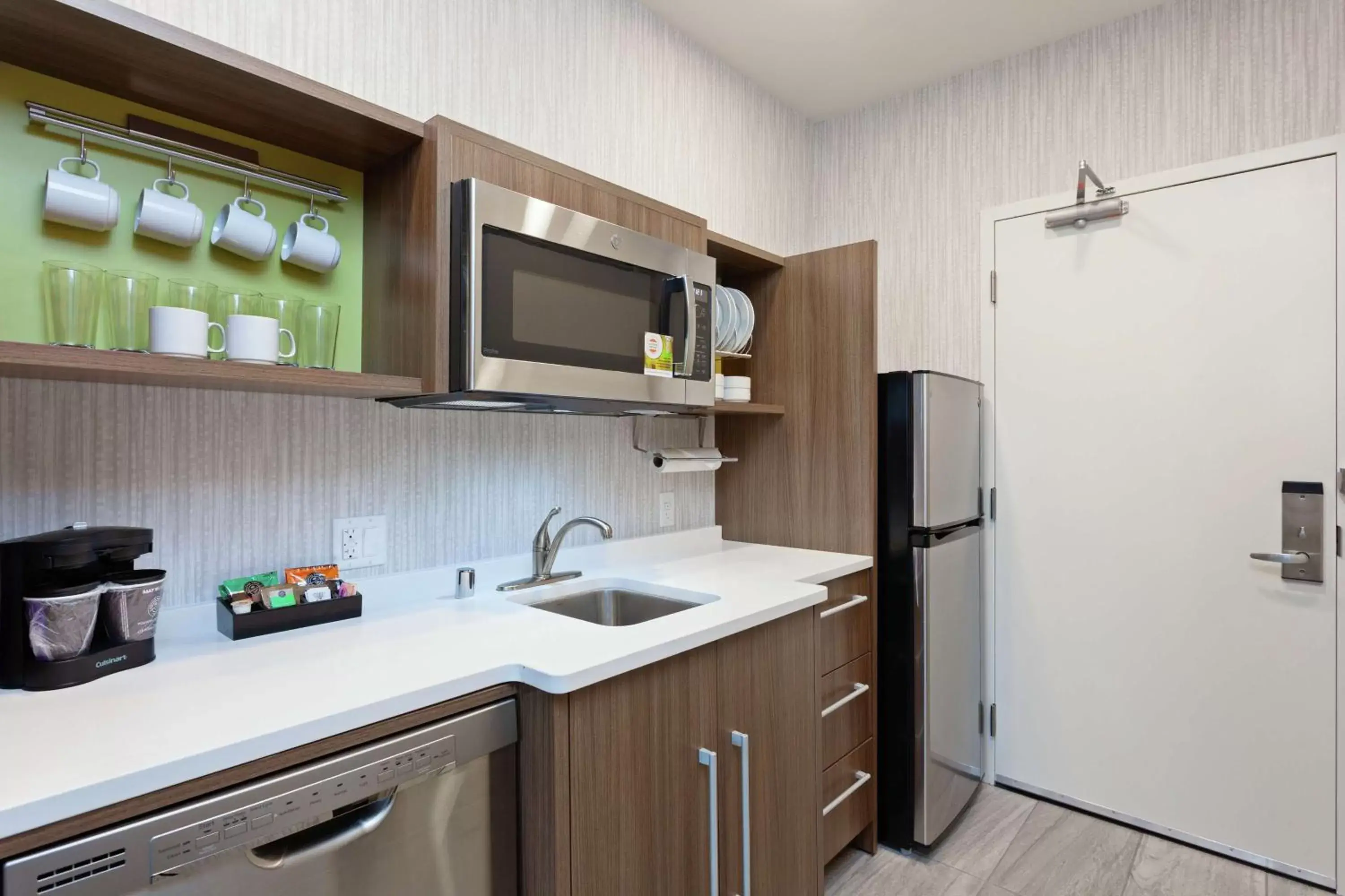 Kitchen or kitchenette, Kitchen/Kitchenette in Home2 Suites By Hilton Temecula