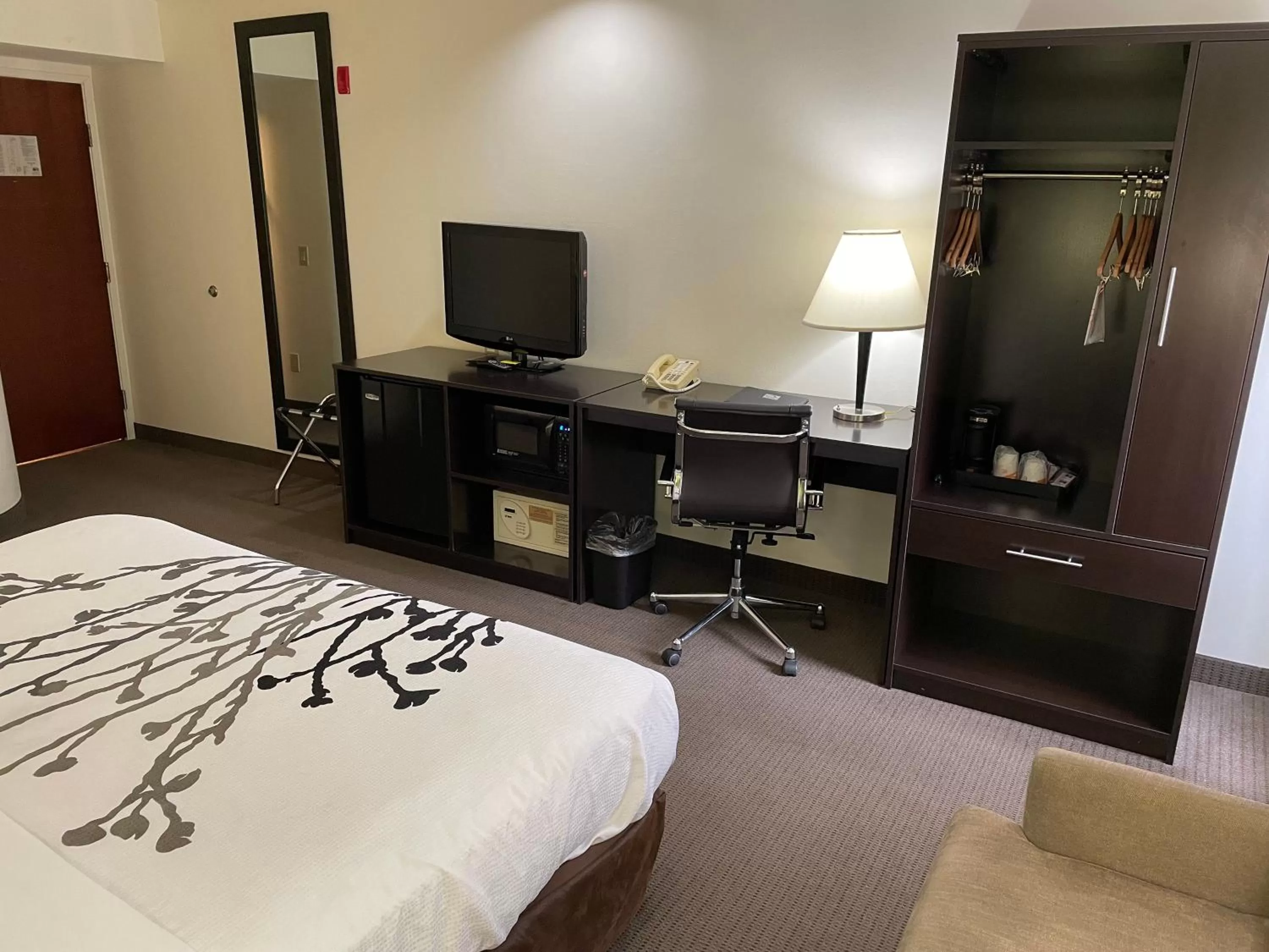 Bed in Sleep Inn Raleigh Durham Airport