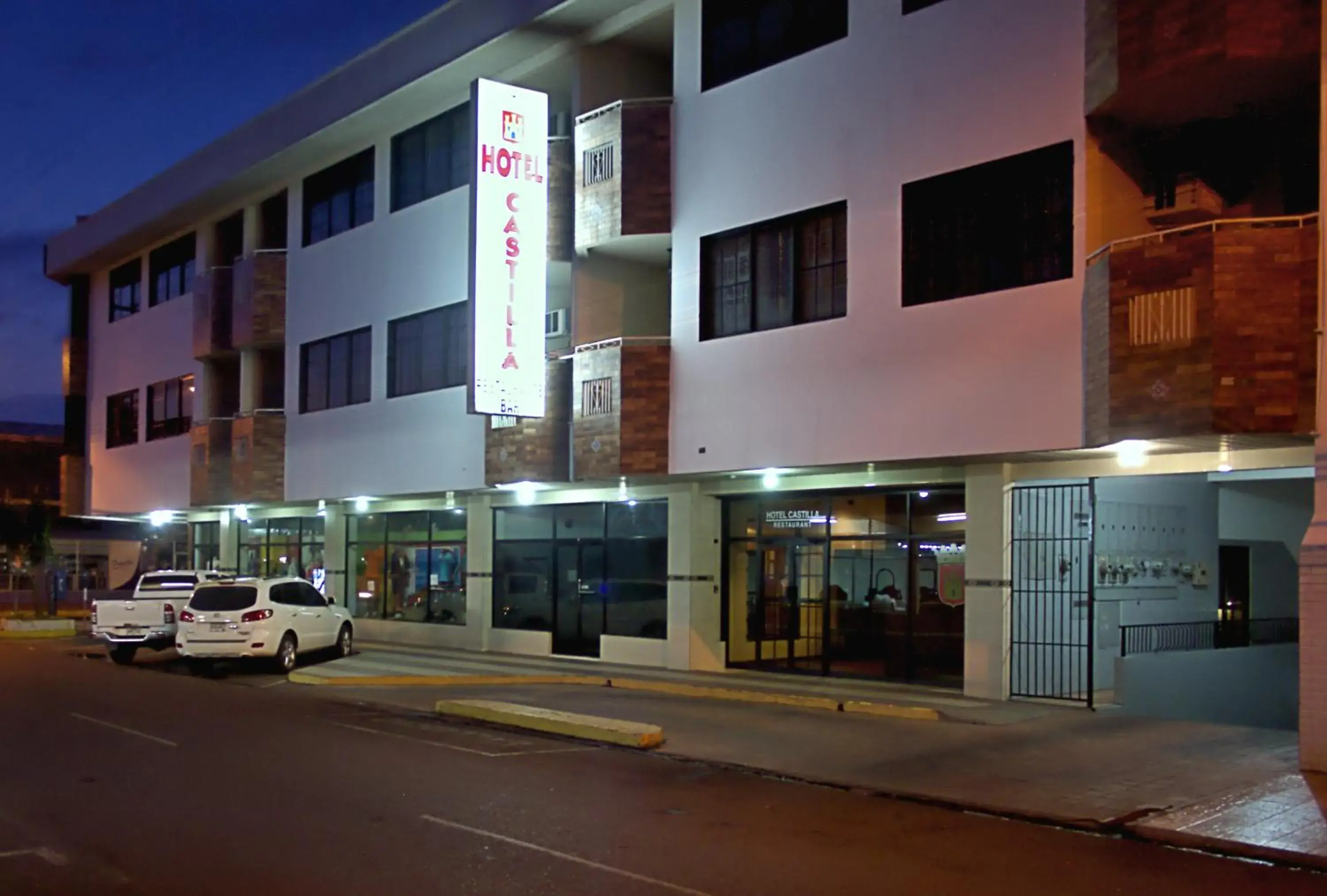 Facade/entrance in Hotel Castilla