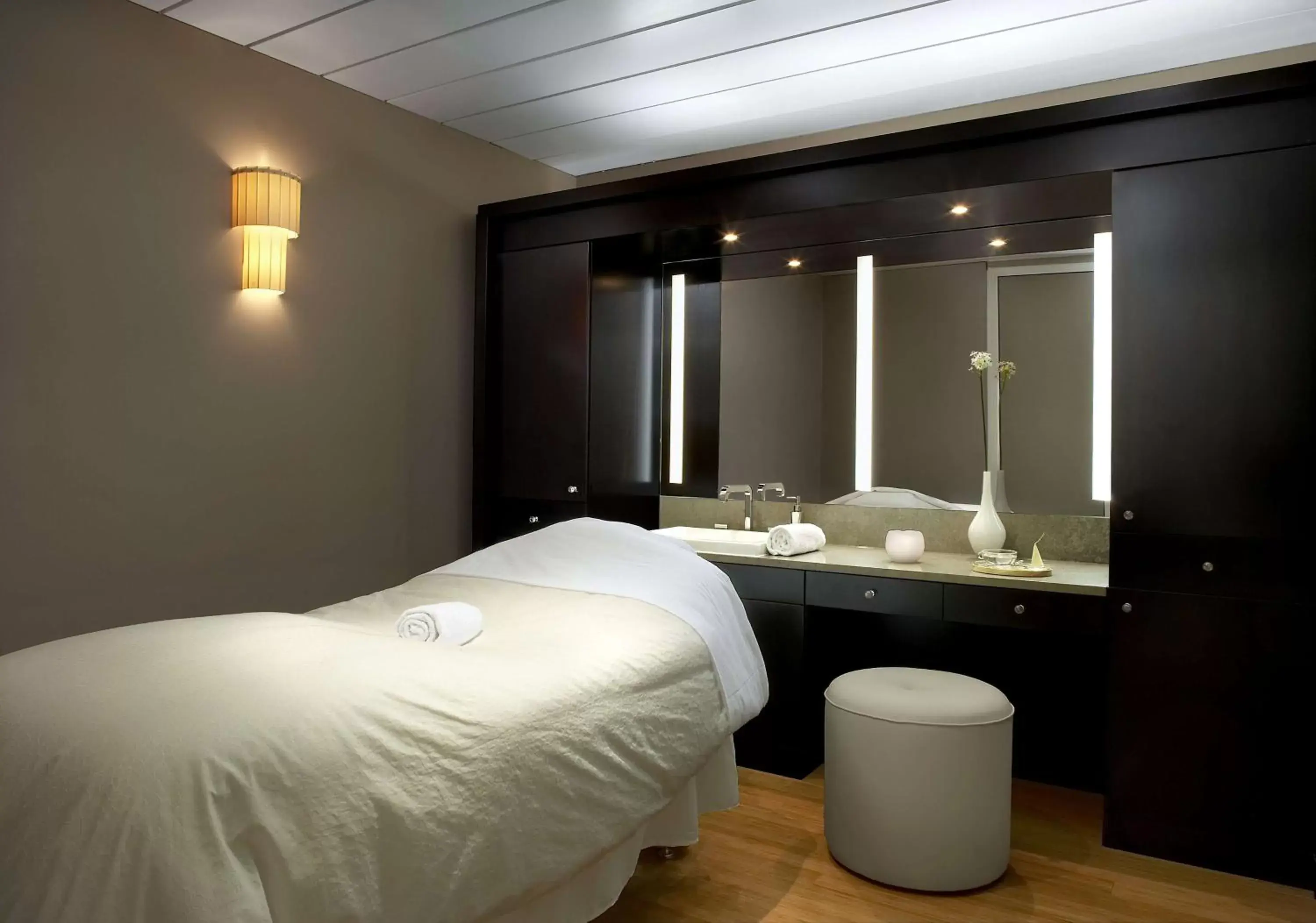 Spa and wellness centre/facilities, Bathroom in Waldorf Astoria Versailles - Trianon Palace