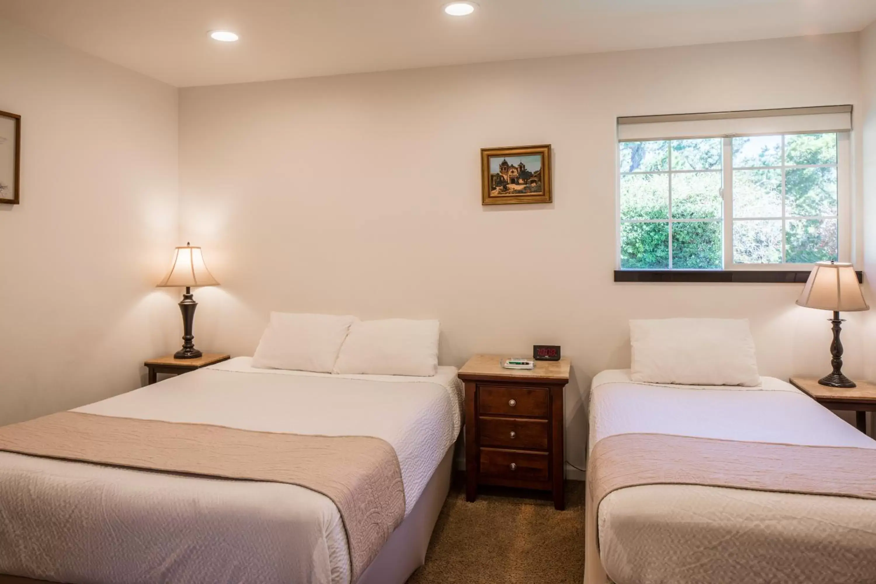 Bedroom, Bed in Andril Fireplace Cottages