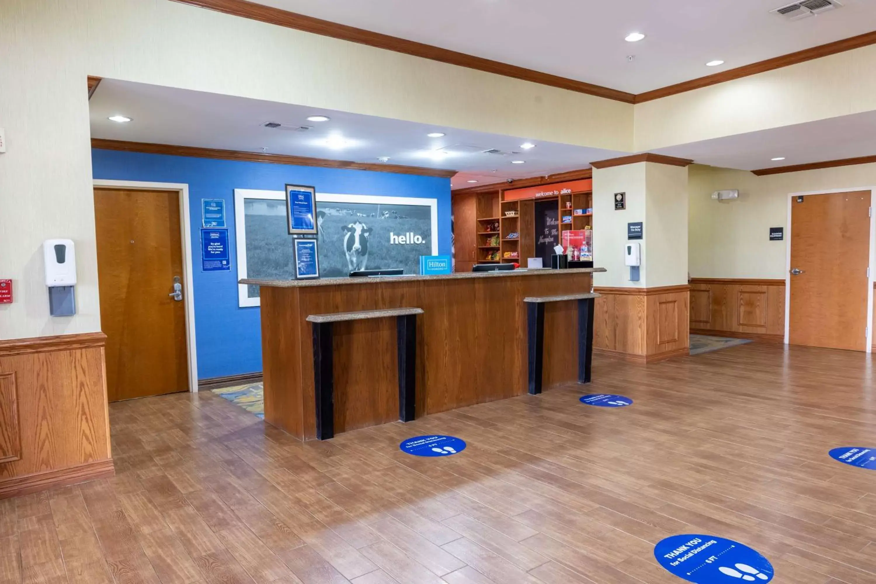 Lobby or reception in Hampton Inn Alice Lobby or reception in Hampton Inn Alice