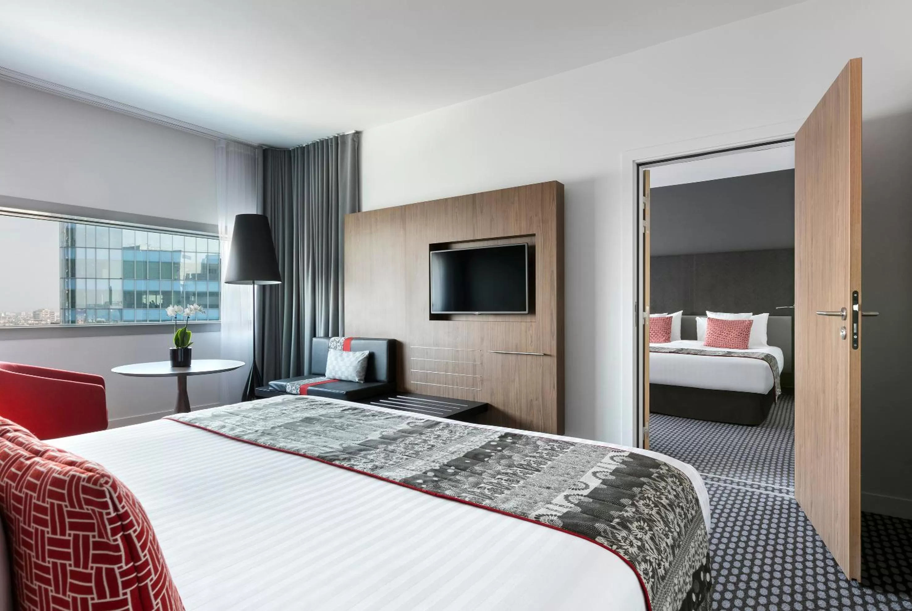 TV and multimedia, Bed in Melia Paris La Defense
