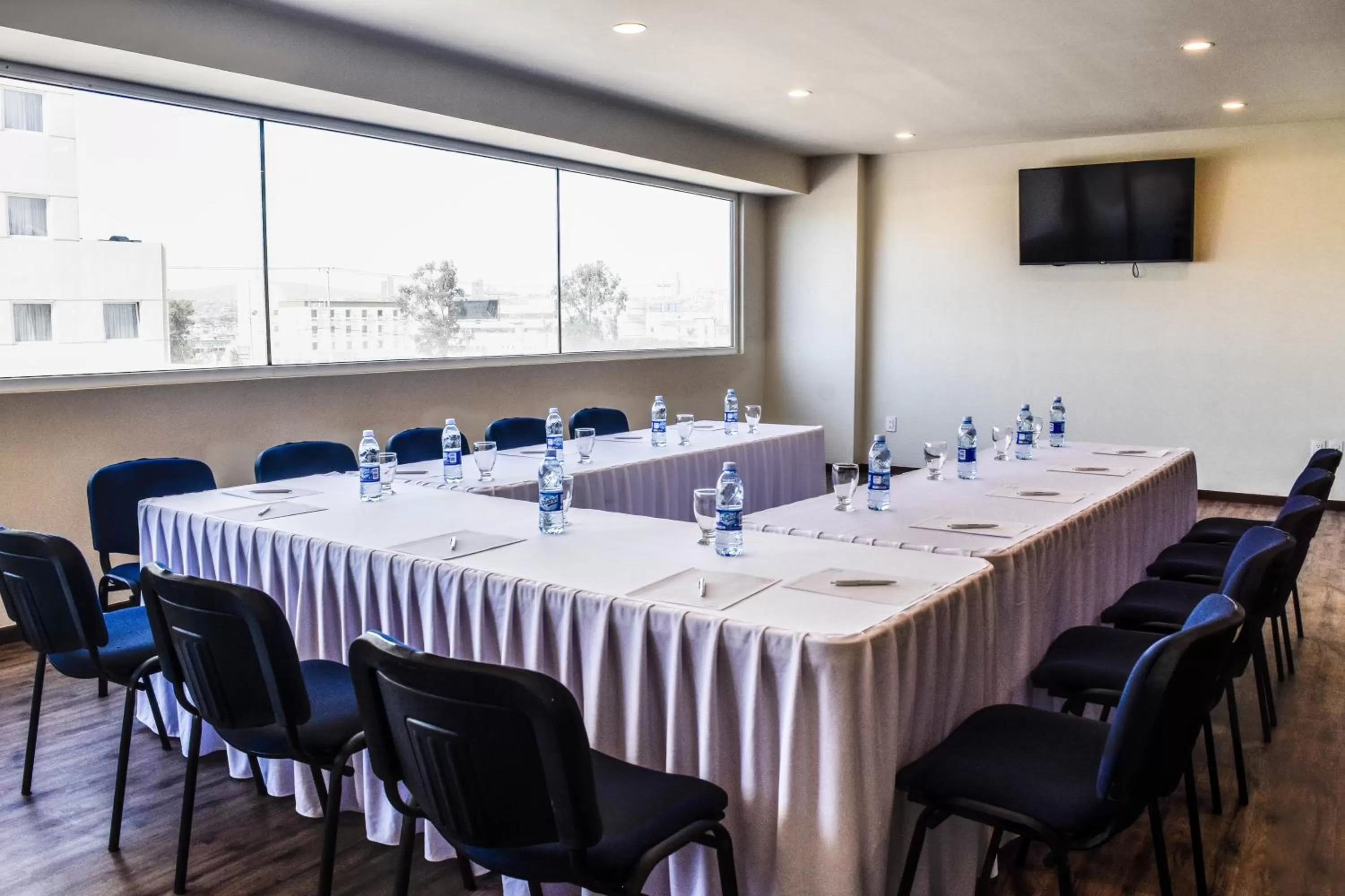 Meeting/conference room in Crown Victoria Hotel