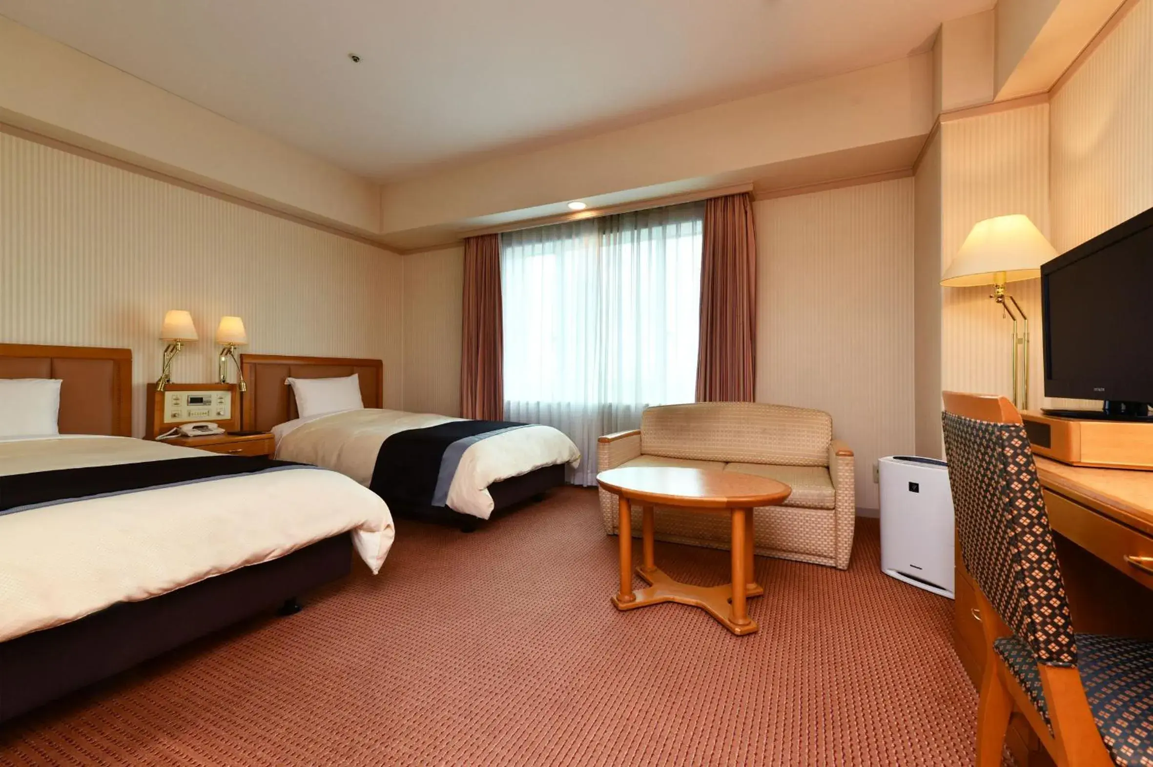 Photo of the whole room, Bed in Crest Hotel Kashiwa