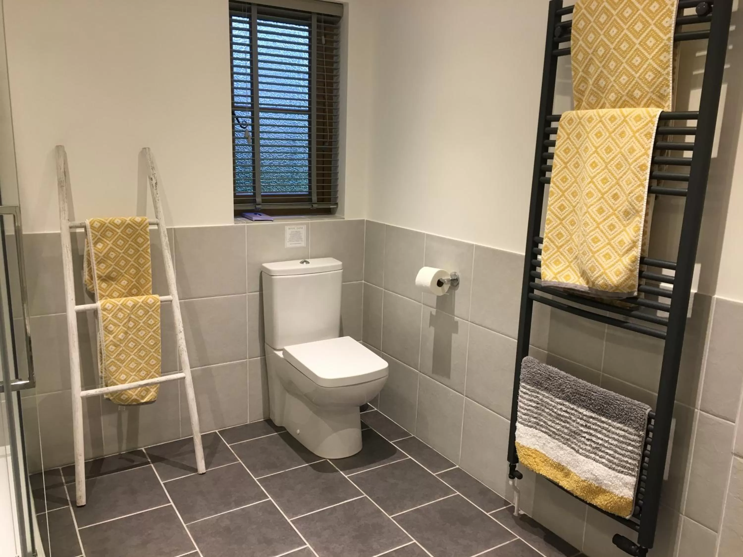 Bathroom in Grove Barn Bed and Breakfast