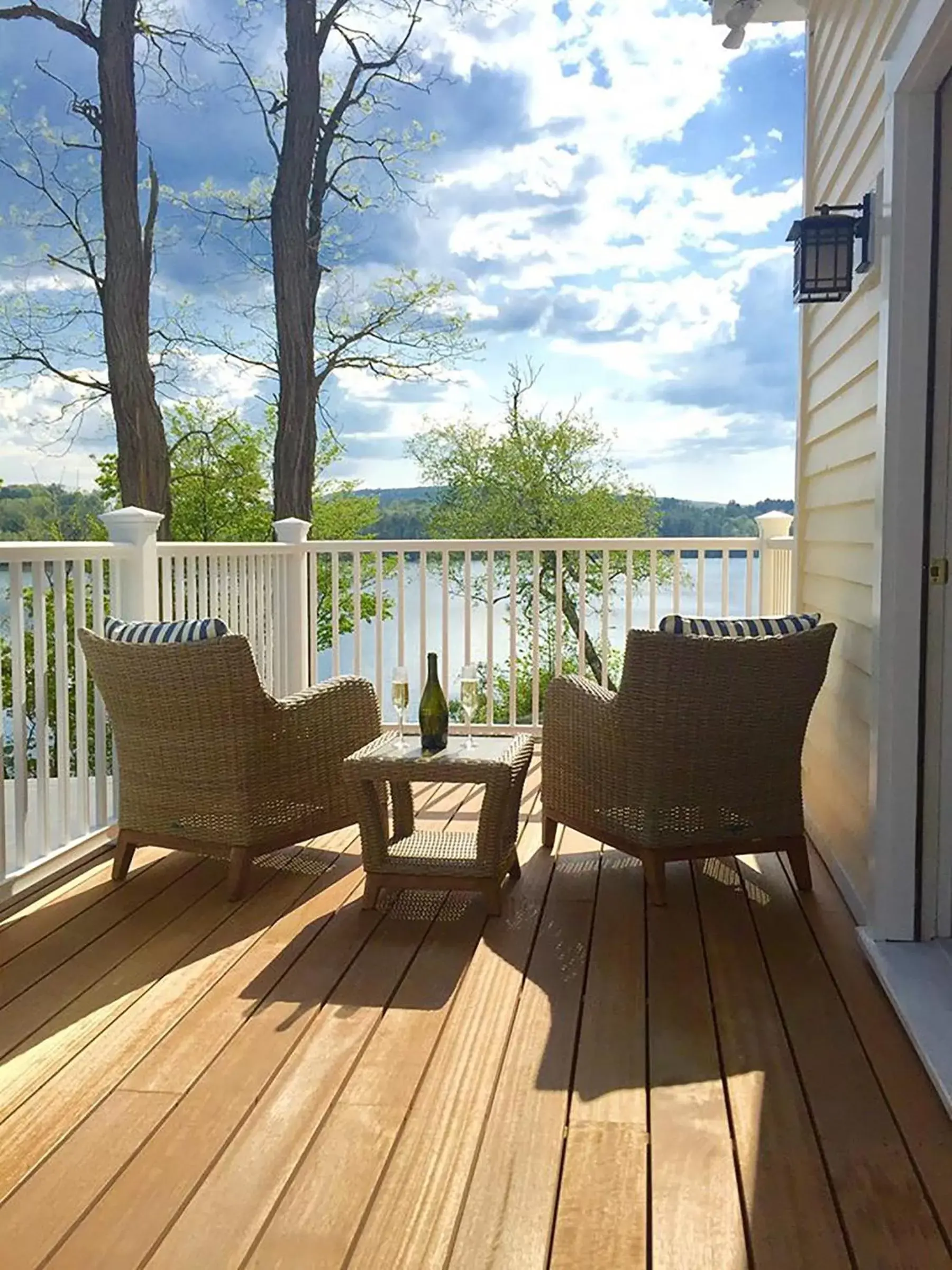 Balcony/Terrace in Lakehouse Inn