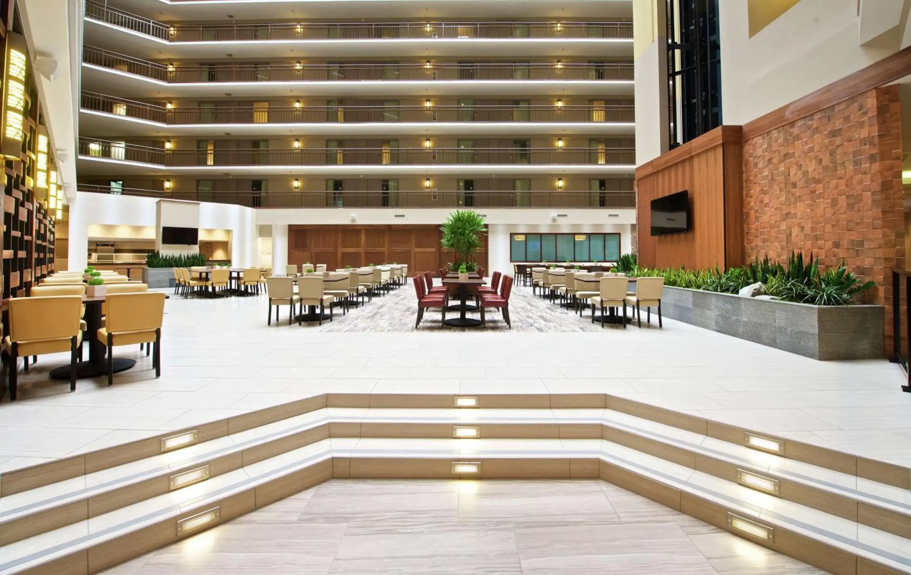 Lobby or reception, Property Building in Embassy Suites by Hilton Portland Washington Square