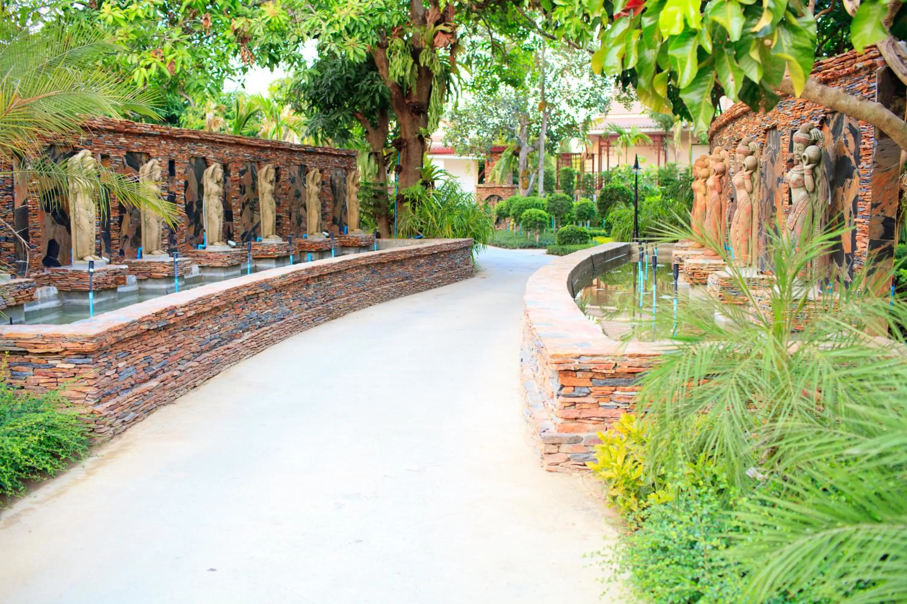 Garden in Chawalun Resort