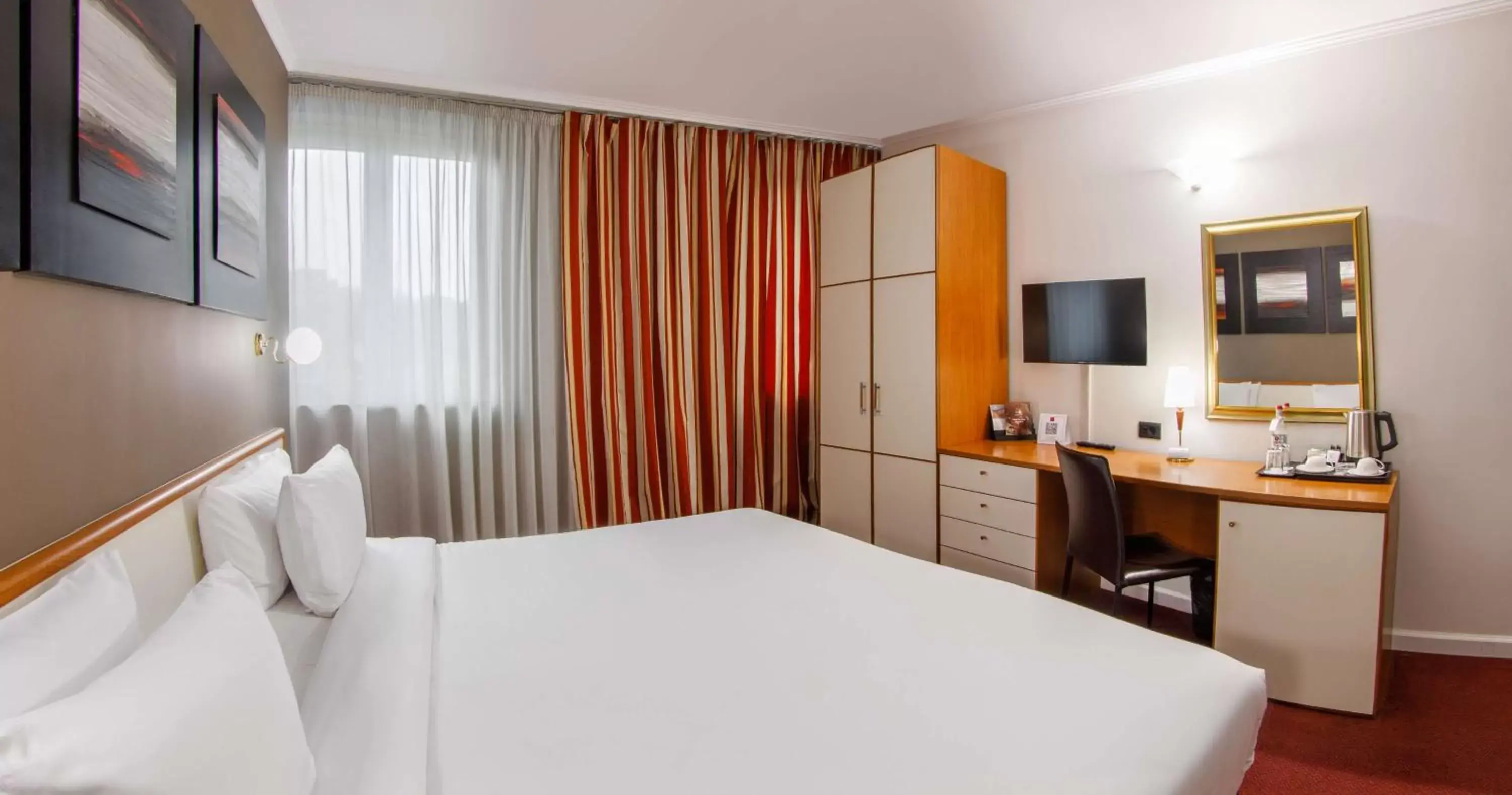 Bedroom, Bed in Best Western Plus Congress Hotel Yerevan