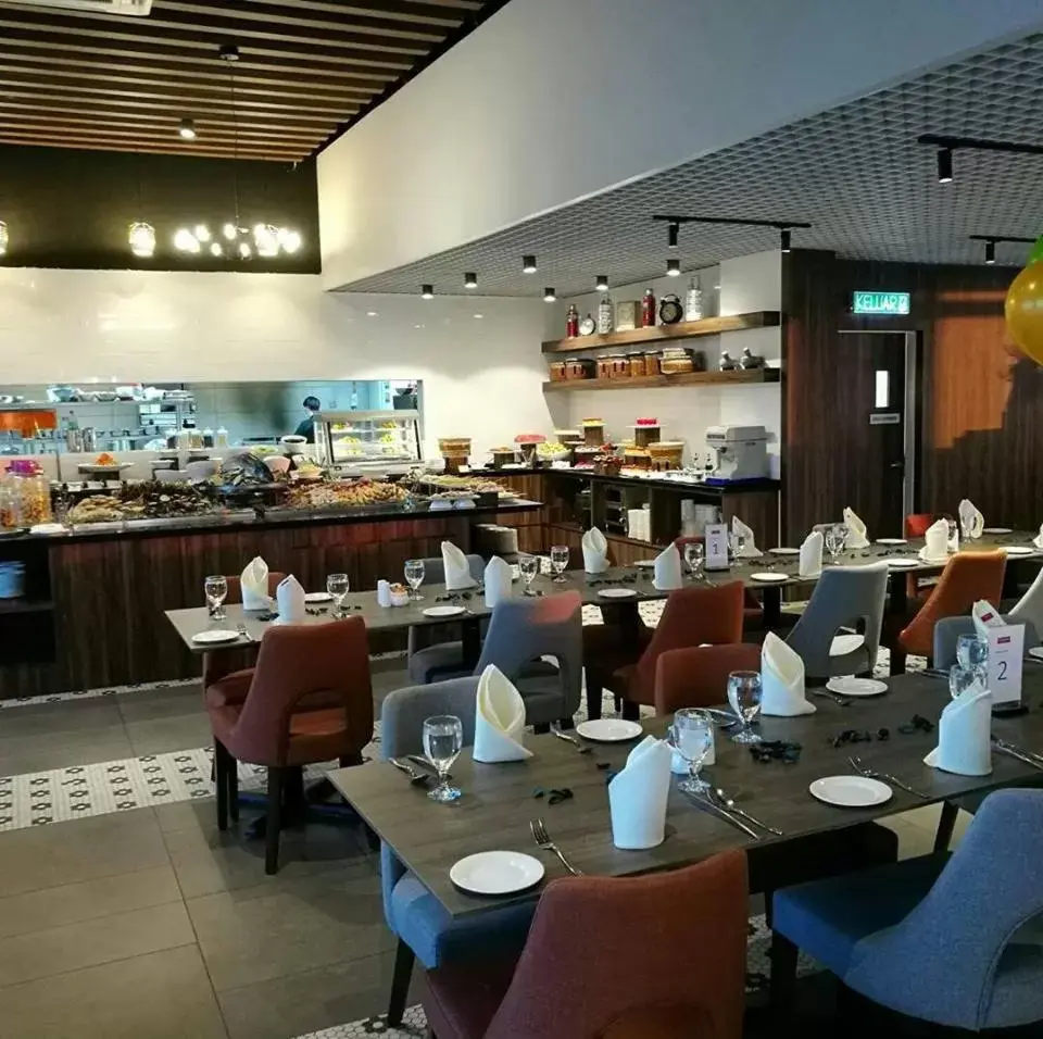 Restaurant/Places to Eat in Amerin Hotel Johor Bahru