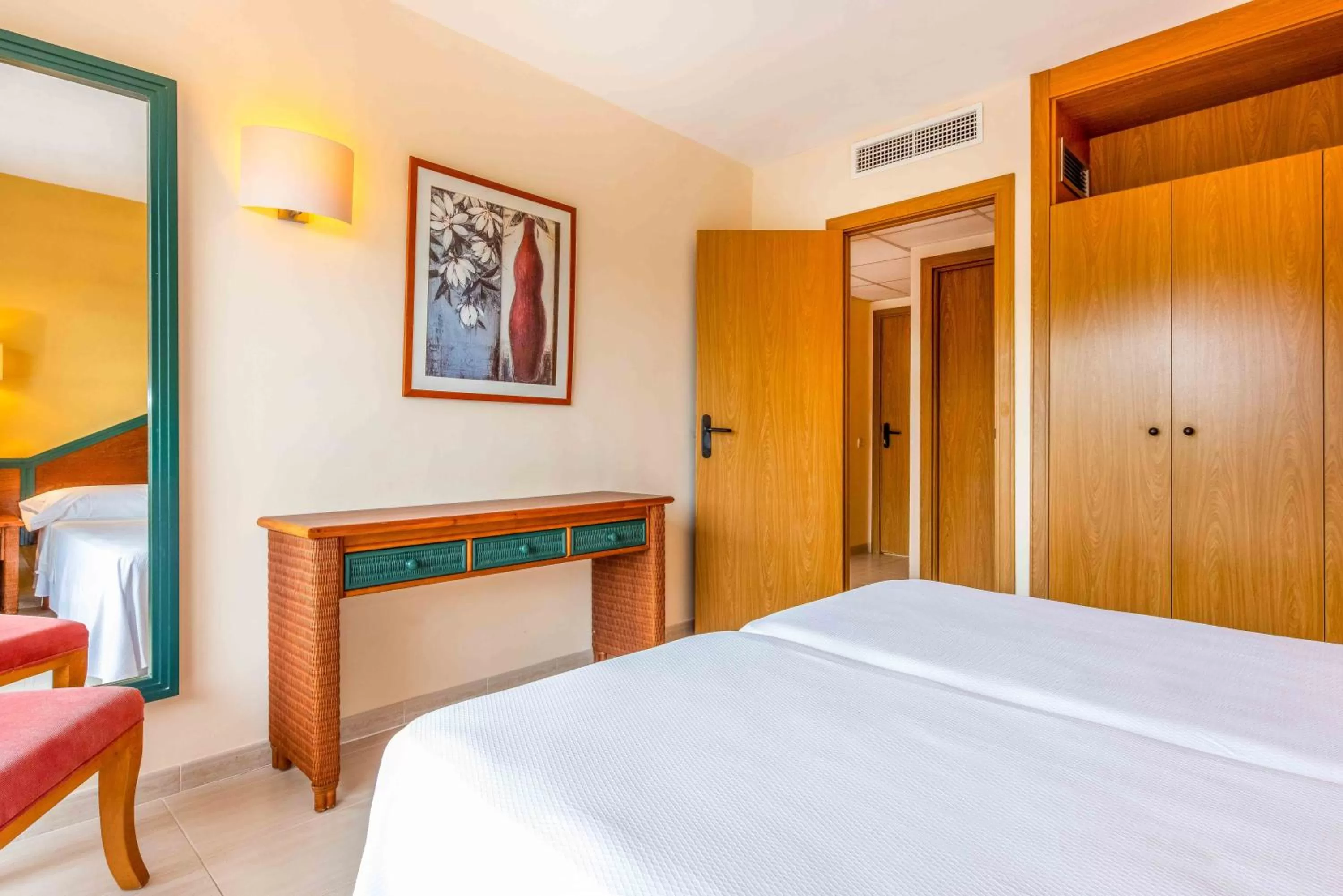 Photo of the whole room, Bed in Valentin Grand Park Suite Hotel