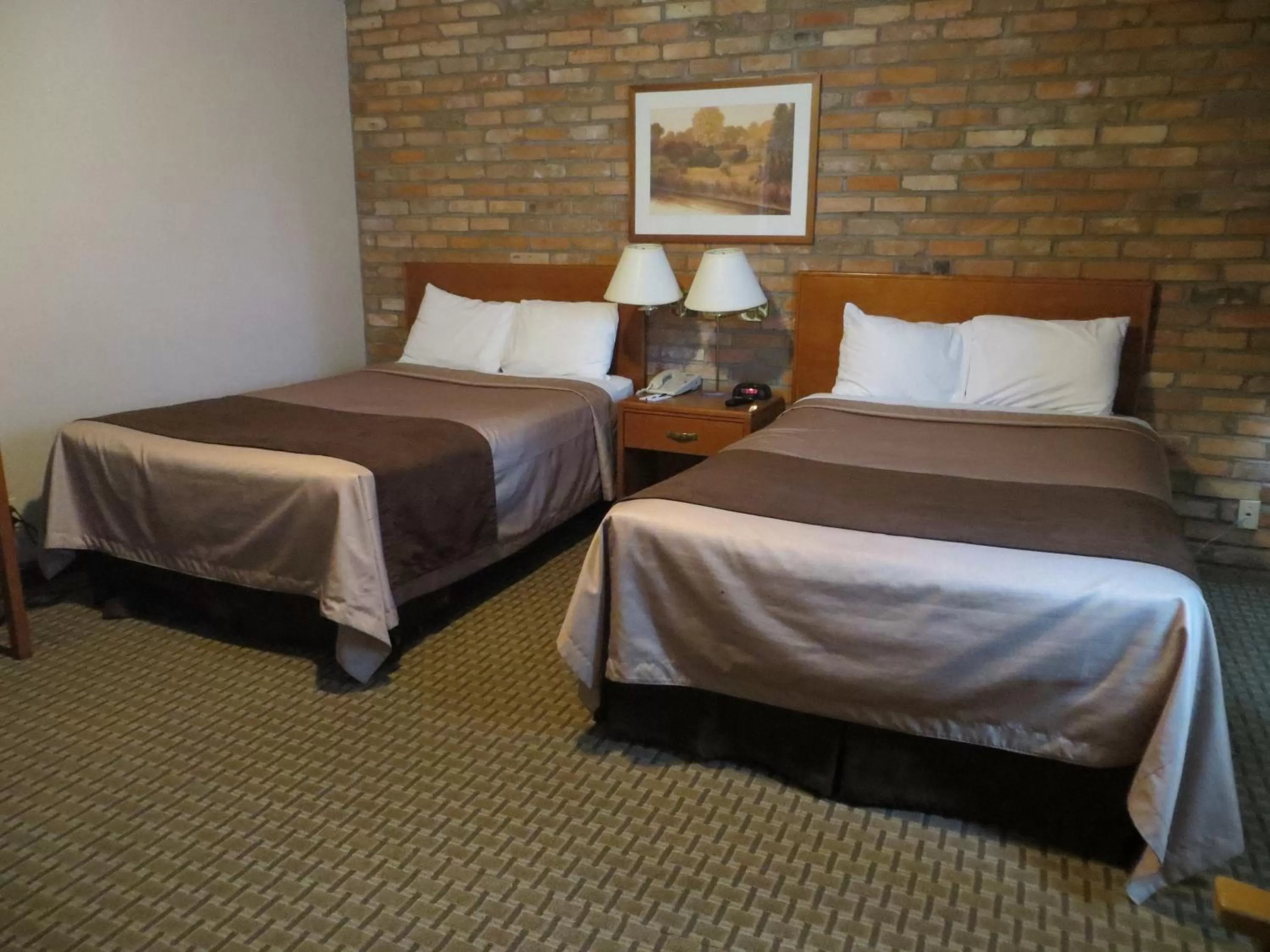 Bed in Travelodge by Wyndham Thunder Bay ON