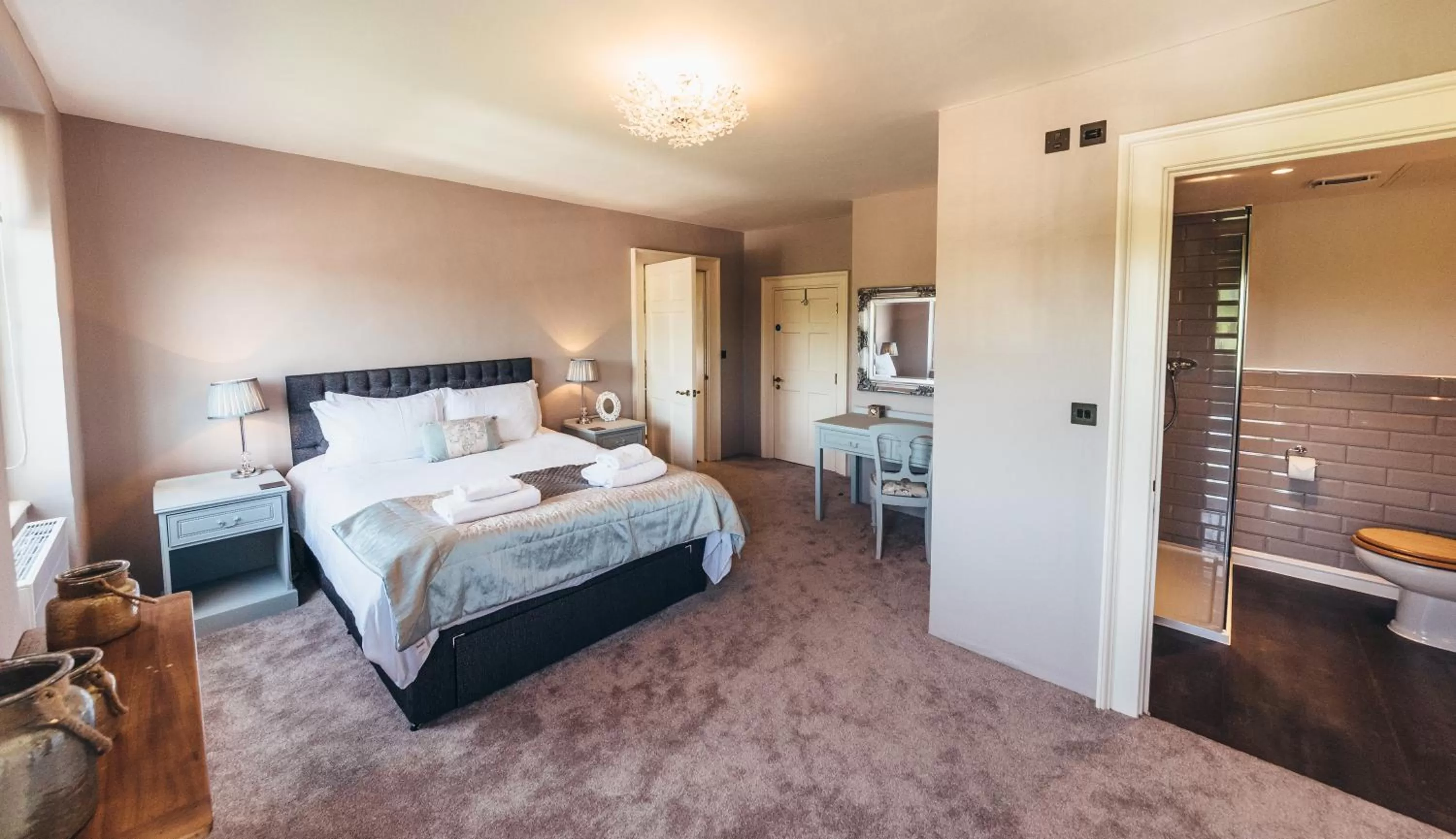 Bedroom, Bed in Birchover Bridgford Hall