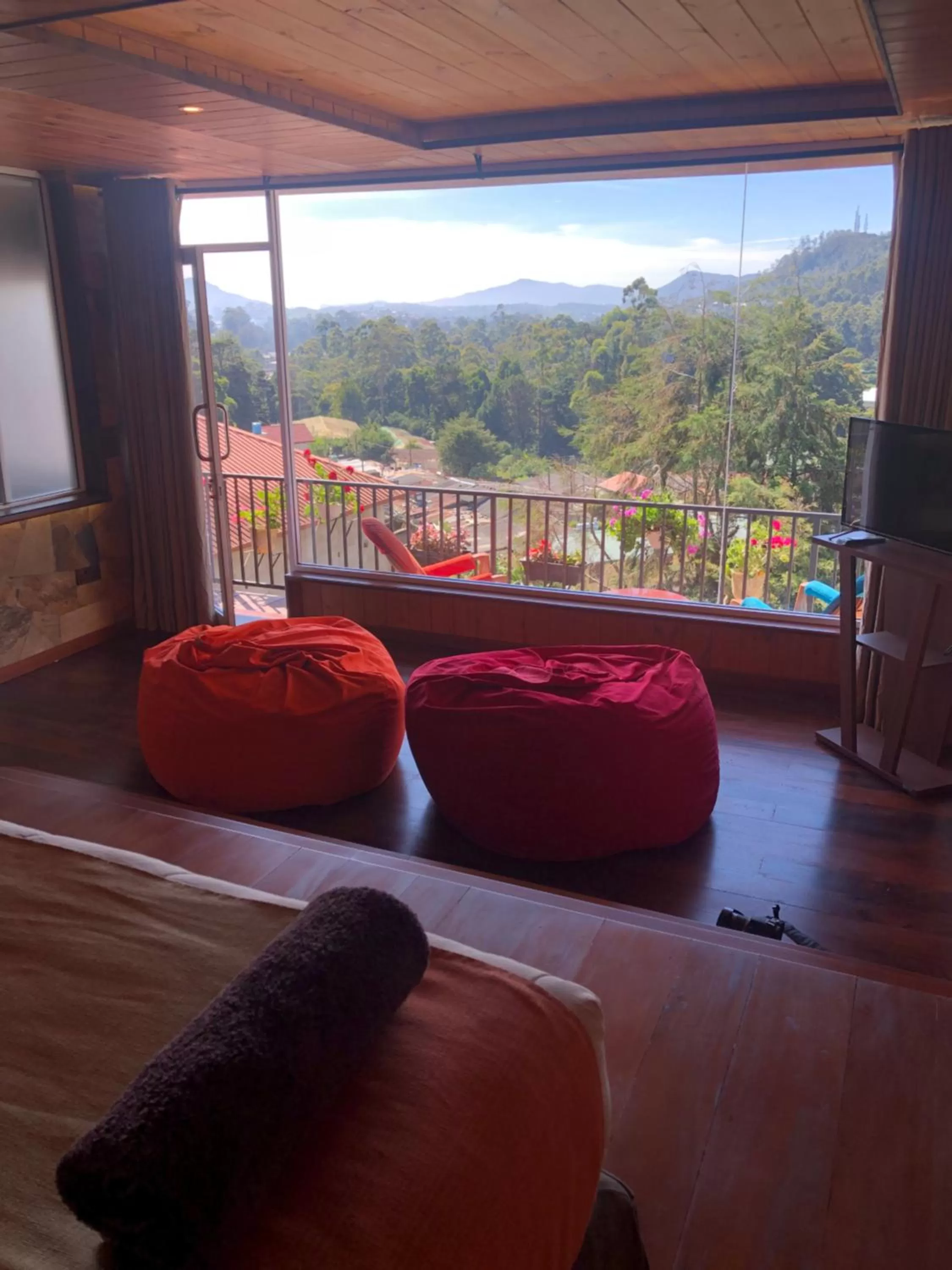 Photo of the whole room in Pigeons Nest