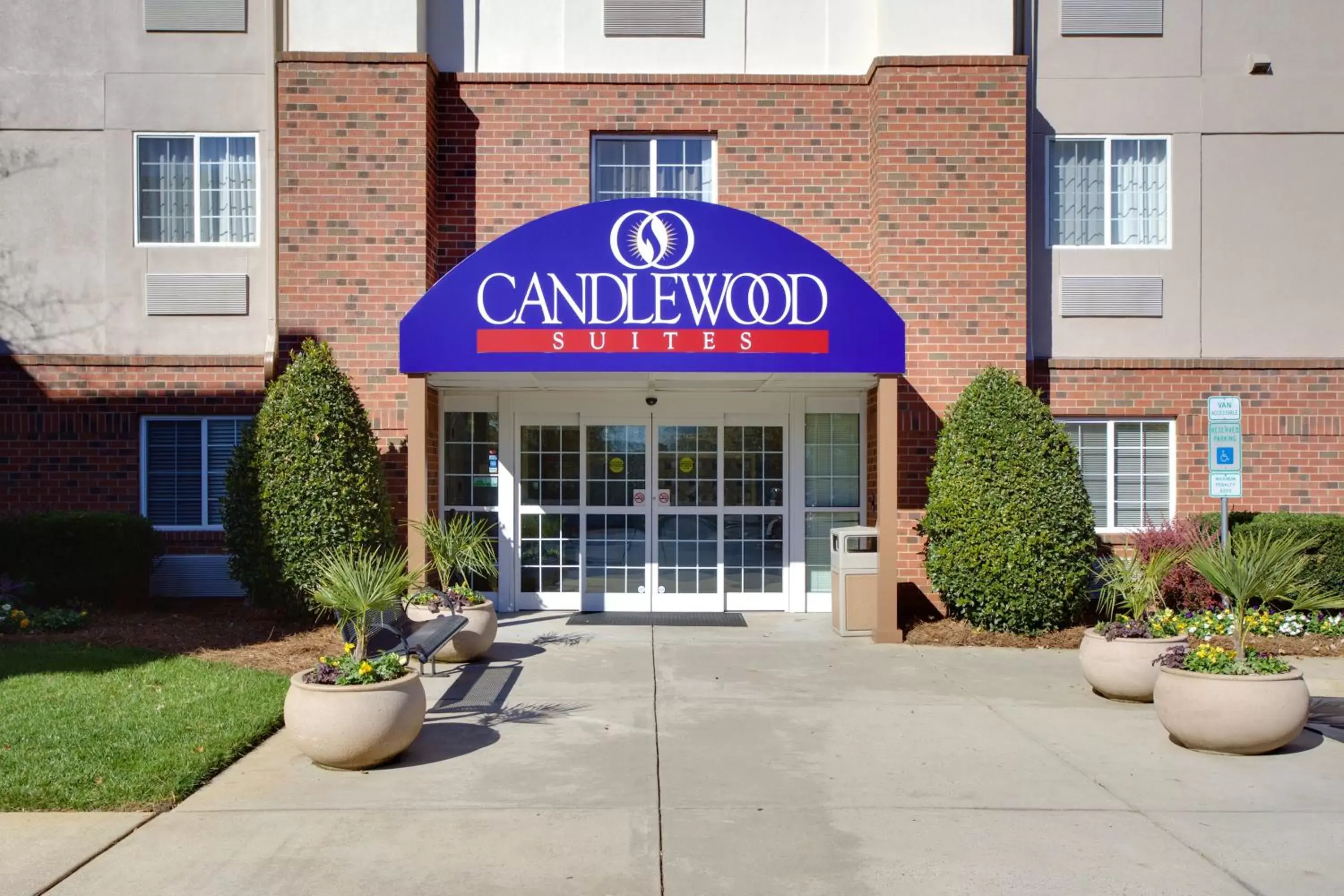 Property Building in Candlewood Suites Raleigh Crabtree, an IHG Hotel
