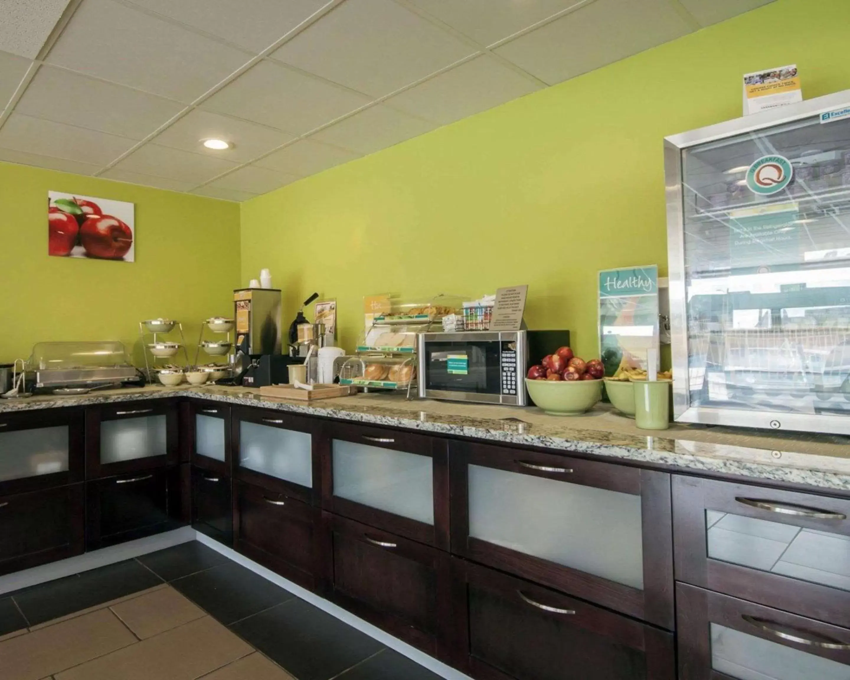 Restaurant/places to eat in Quality Inn & Suites Airport