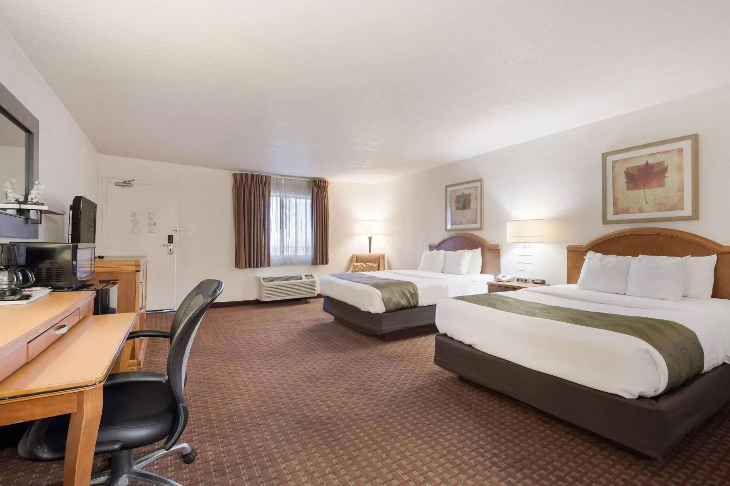 Photo of the whole room in Quality Inn & Suites Lake Havasu City