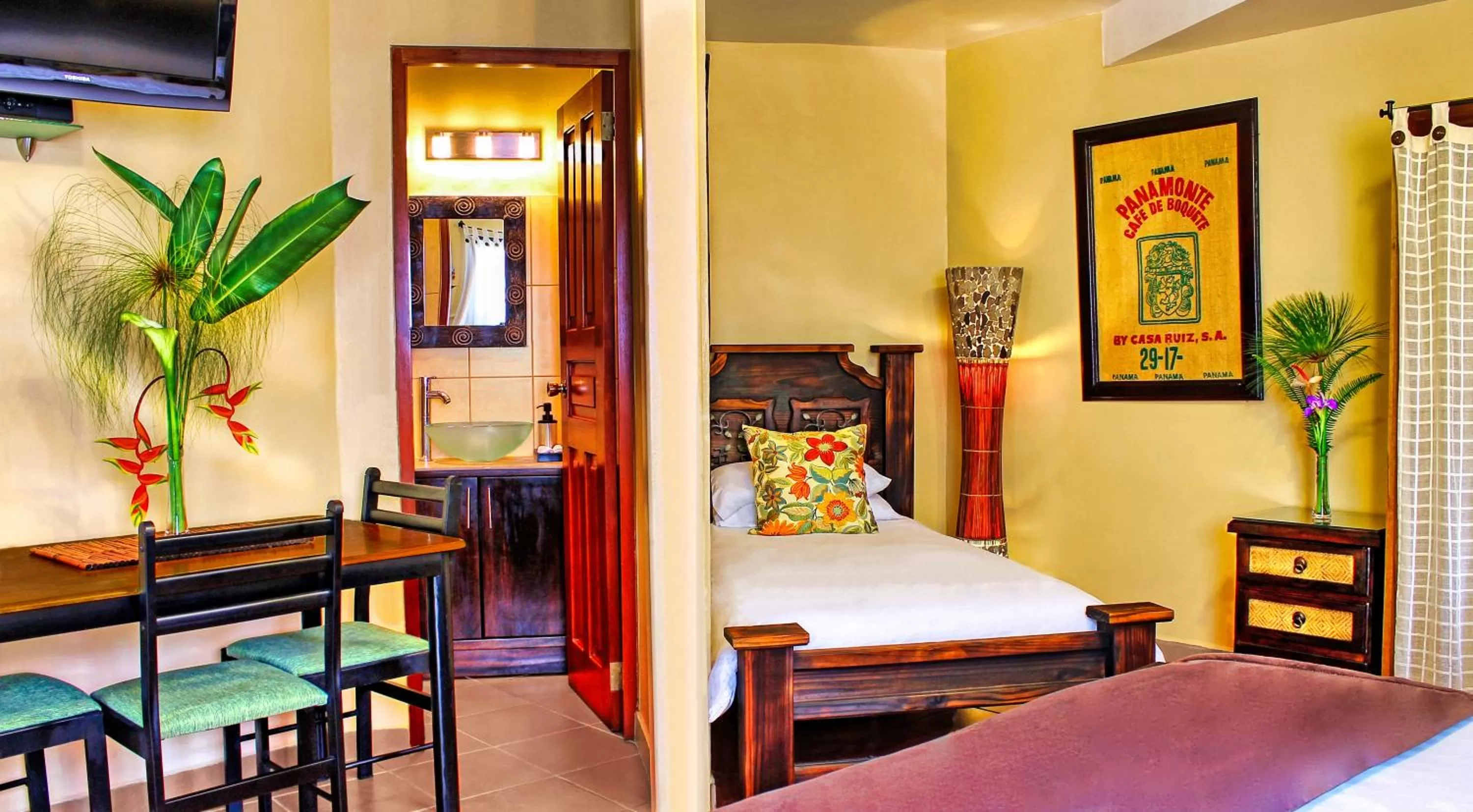 Bed in Boquete Garden Inn