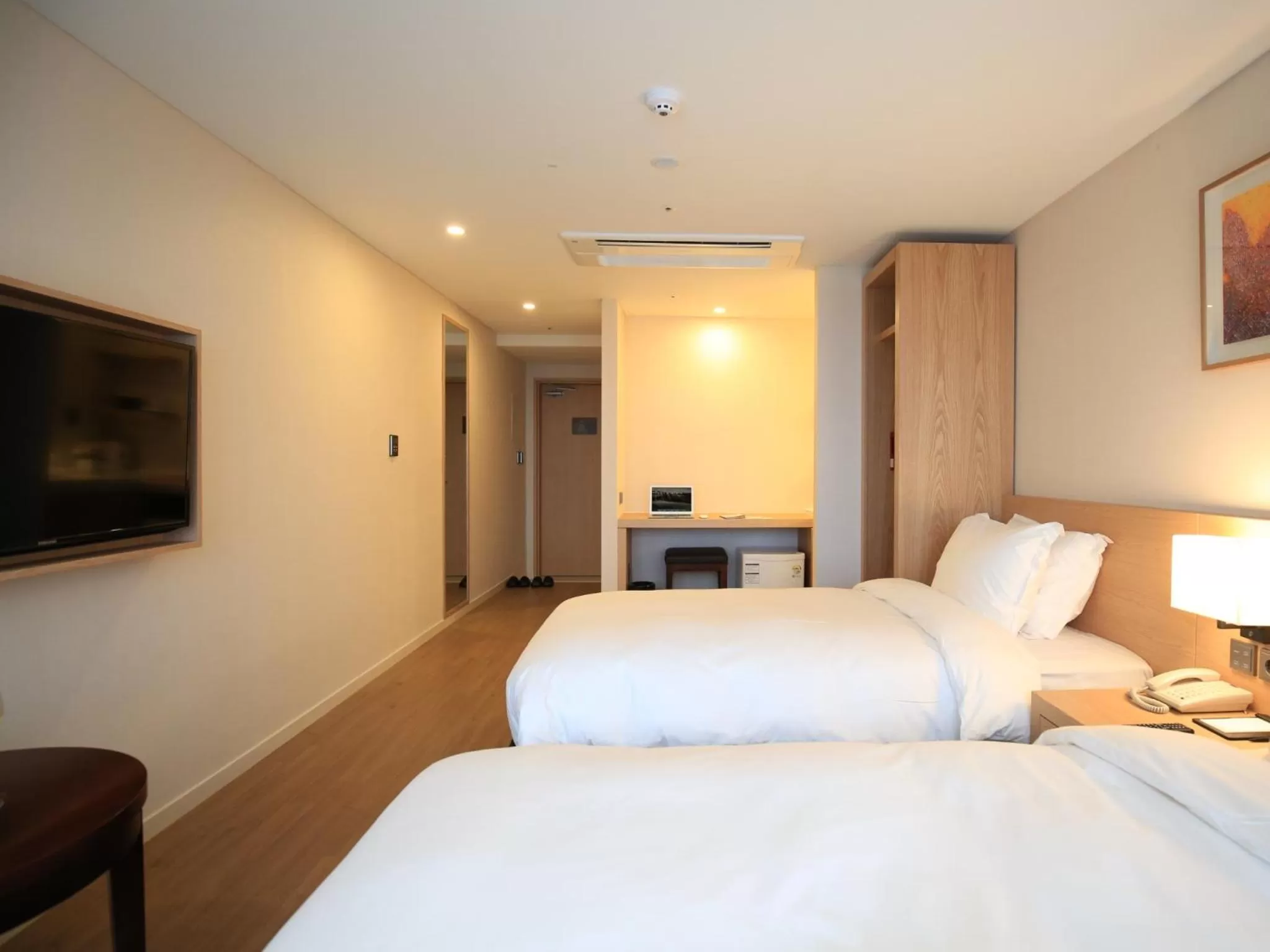 Bedroom, Bed in Best Western Jeju Hotel