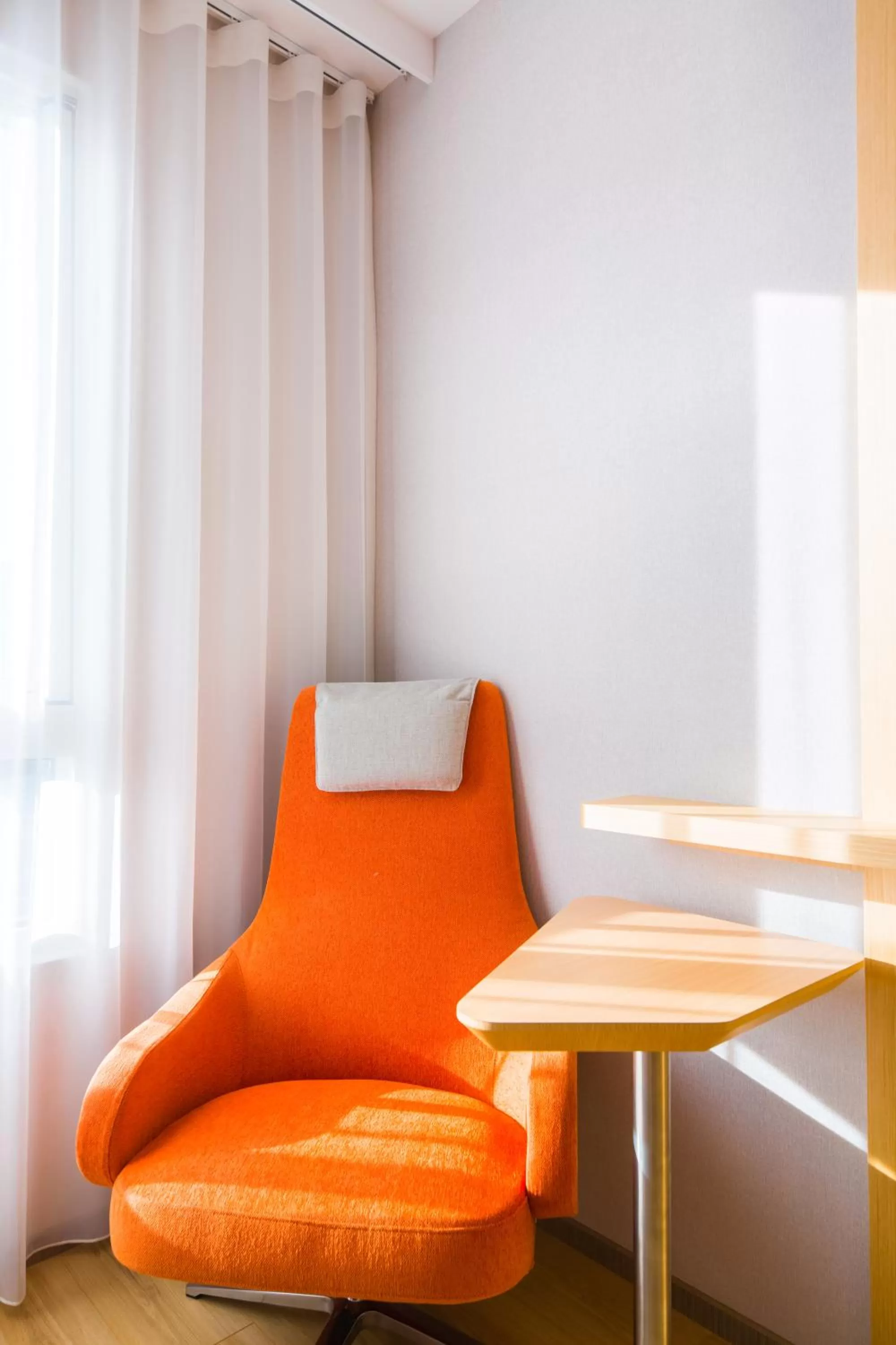 Seating area in Holiday Inn Express Taichung Fengchia by IHG