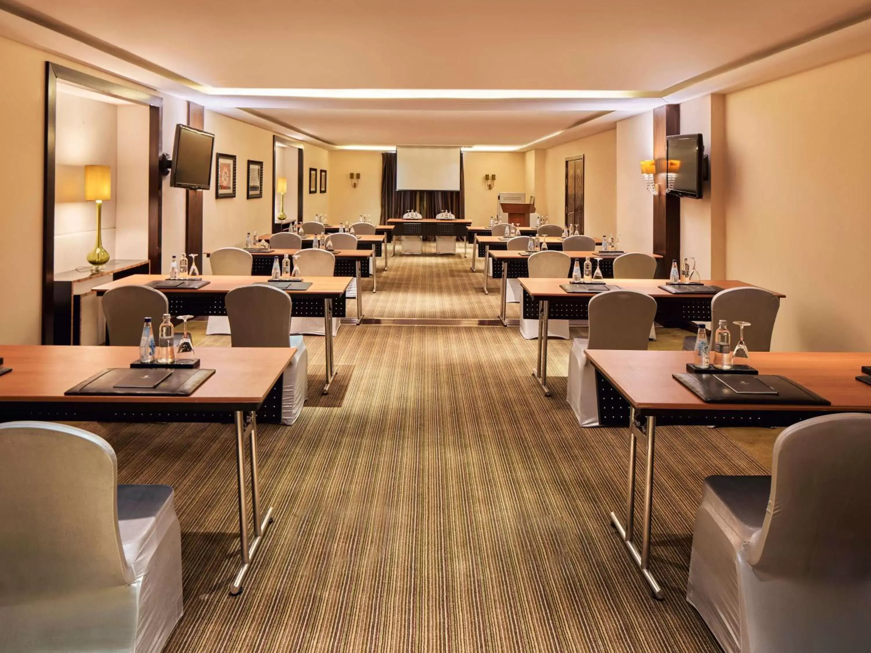 Meeting/conference room, Restaurant/Places to Eat in Sofitel Legend Old Cataract