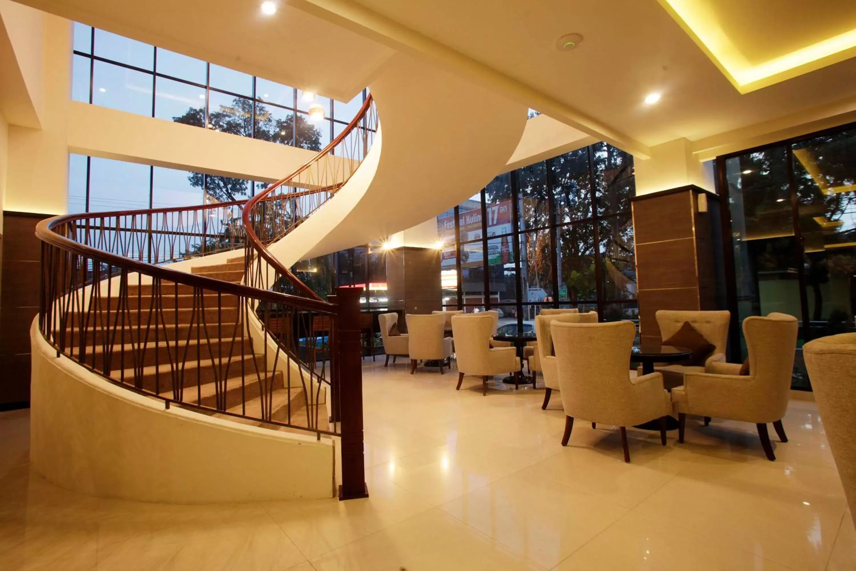 Lobby or reception in Swiss-Belinn Gajah Mada Medan