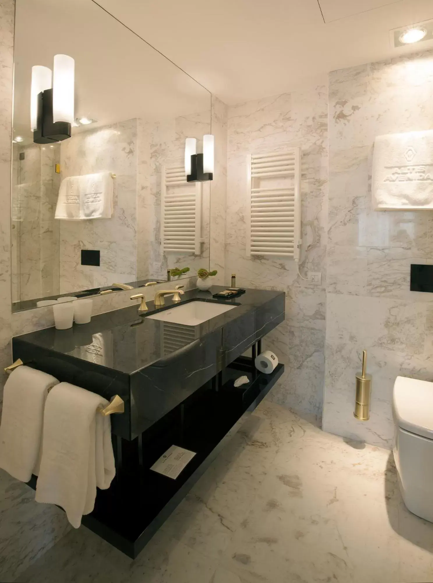 Toilet, Bathroom in Altis Avenida Hotel