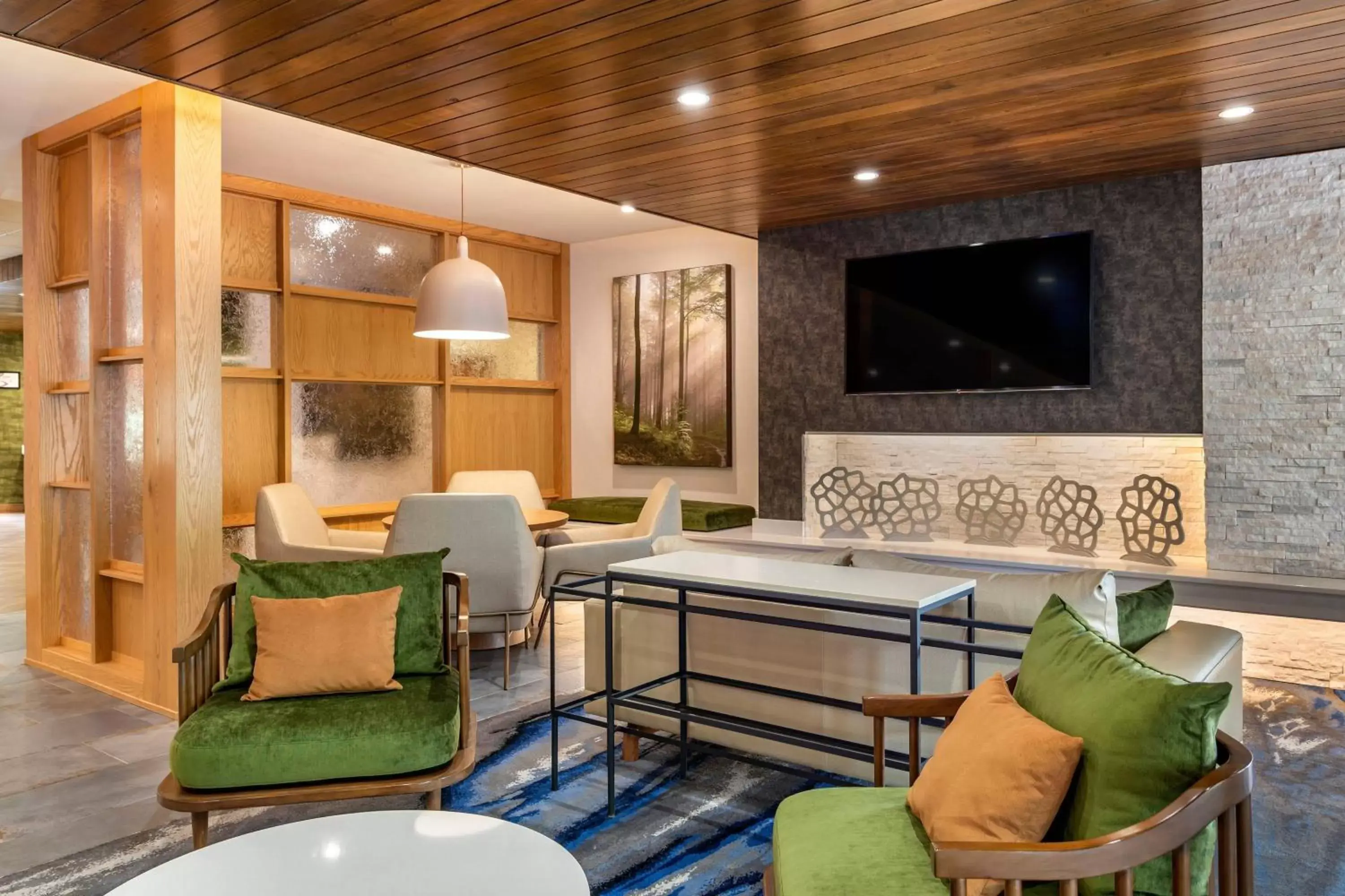 Lobby or reception, Lounge/Bar in Fairfield Inn & Suites by Marriott Helen