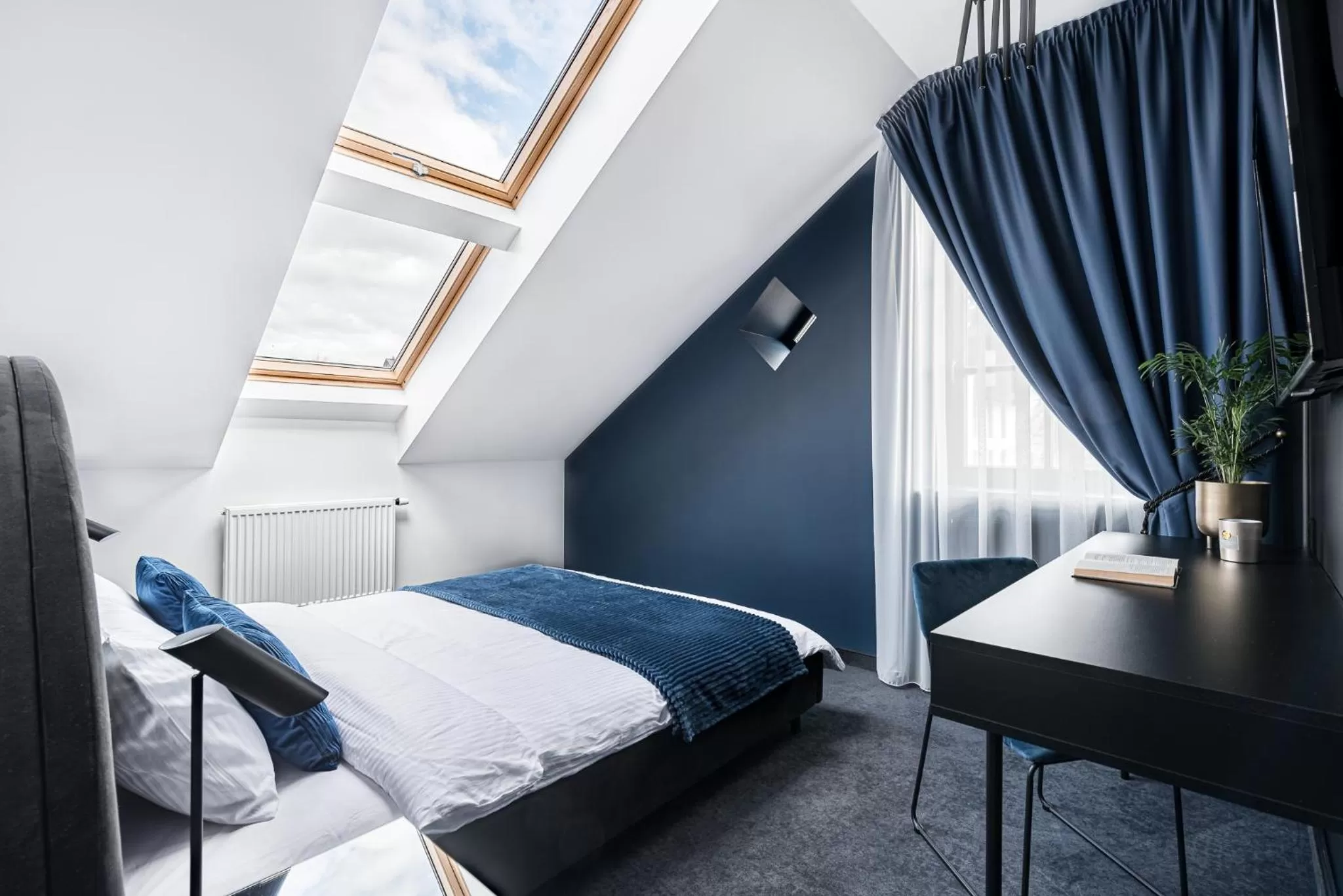 Photo of the whole room, Bed in Berman House