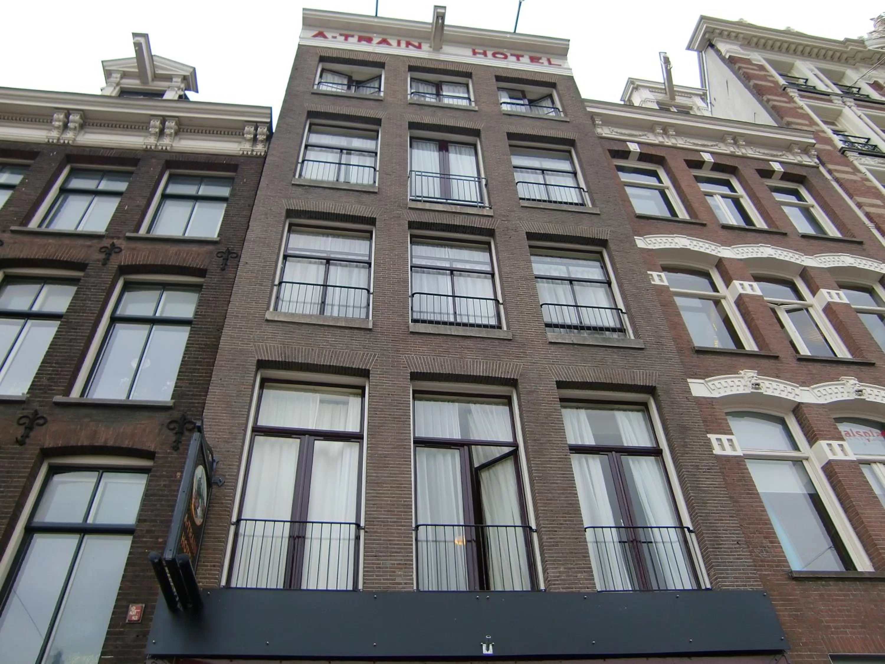 Facade/entrance in A-Train Hotel