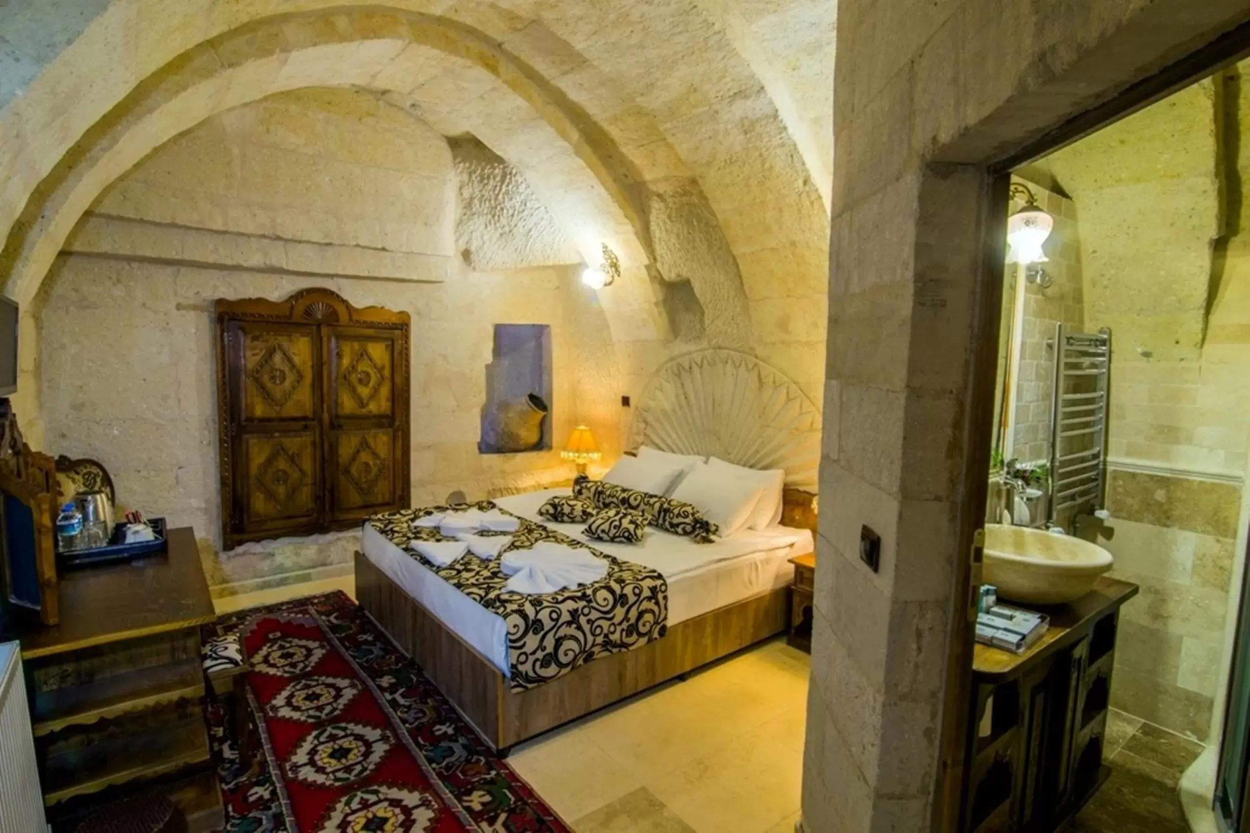 Photo of the whole room, Bed in Historical Goreme House