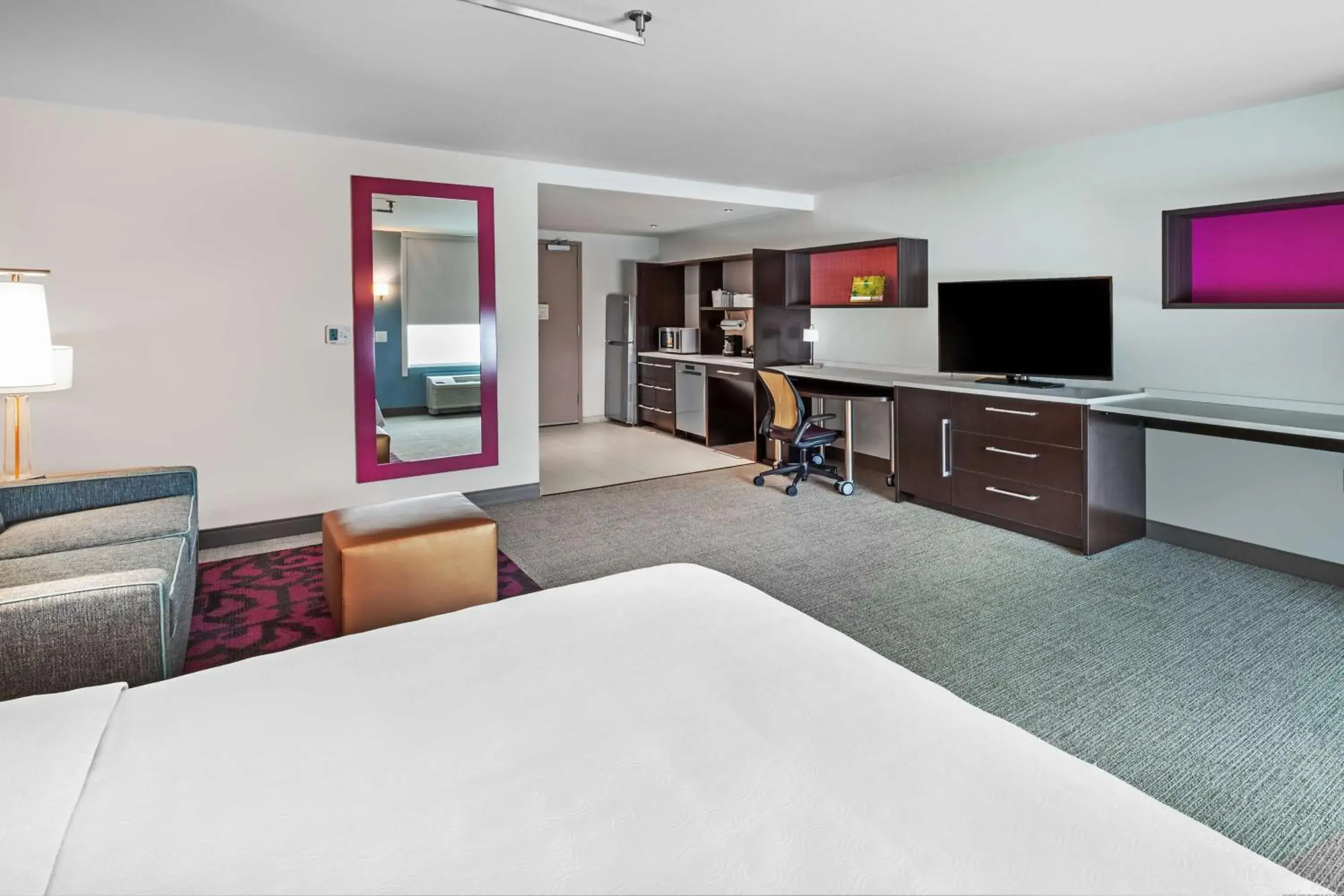 Bedroom, TV/Entertainment Center in Home2 Suites by Hilton Laredo, TX