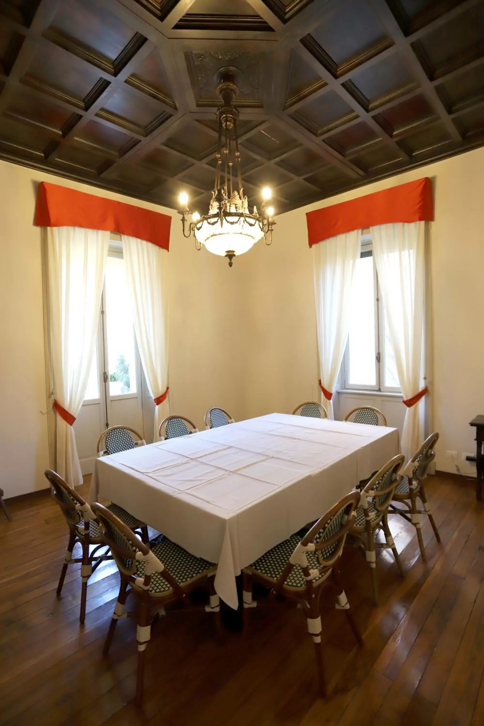 Dining area in La Villa del Lago