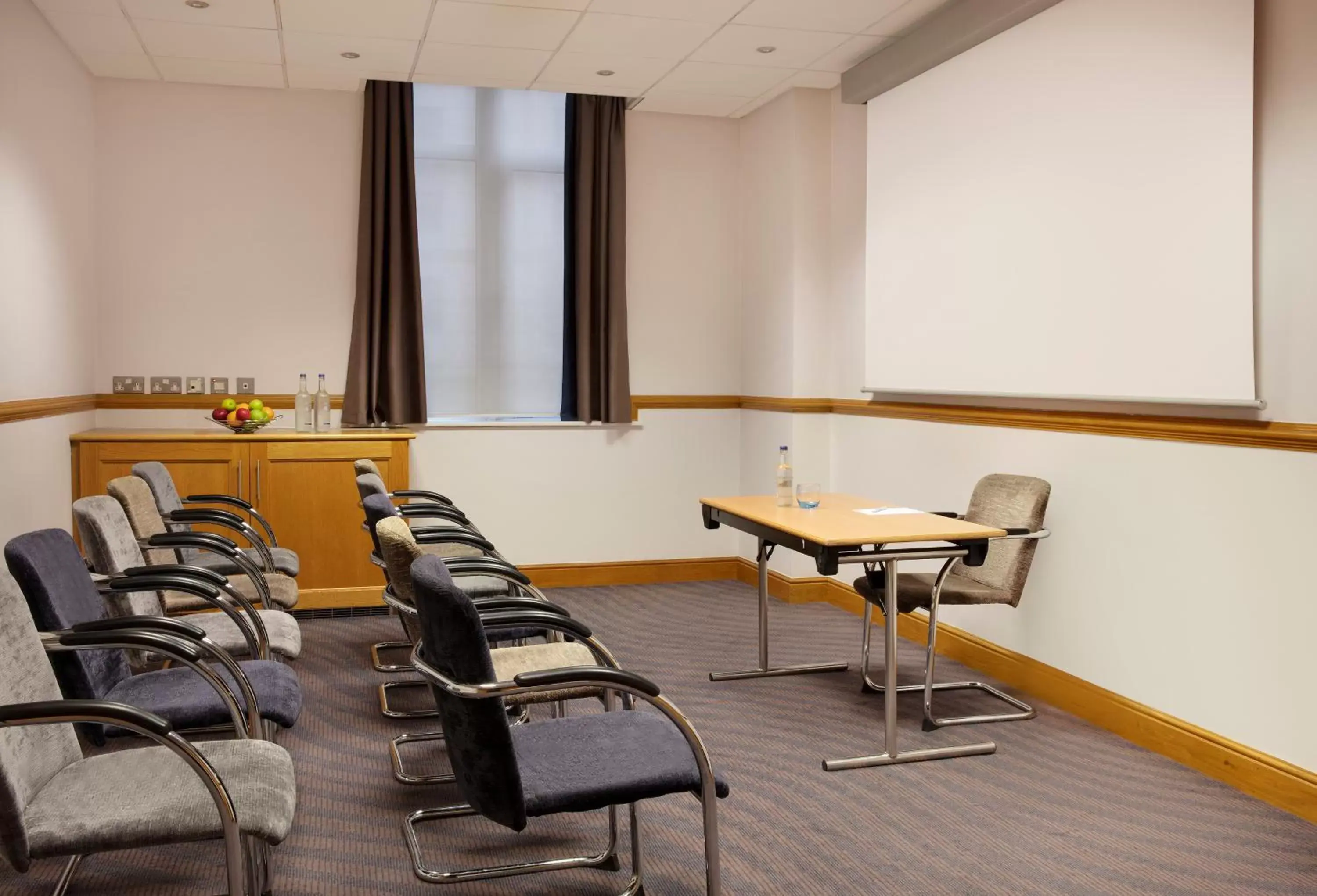 Meeting/conference room in Leonardo Hotel London Croydon - formerly Jurys Inn