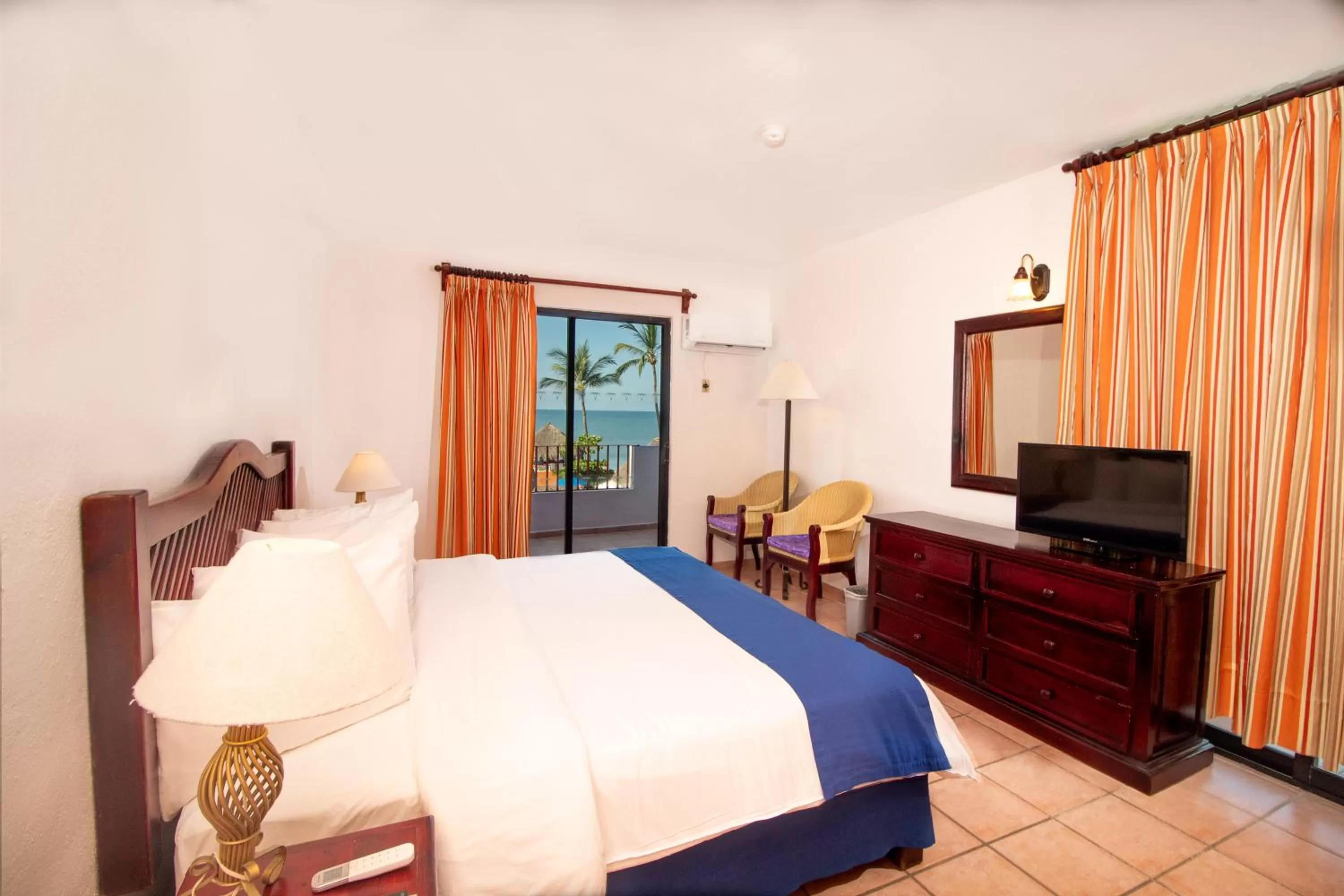 Twin Room with Sea View - single occupancy in Grand Decameron Los Cabos, A Trademark All-Inclusive Resort
