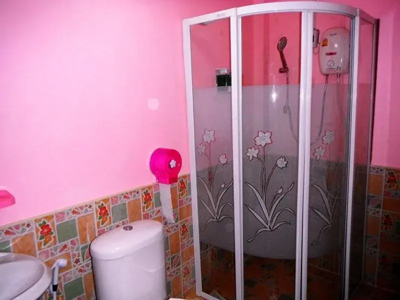 Bathroom in Suksomjai Hotel