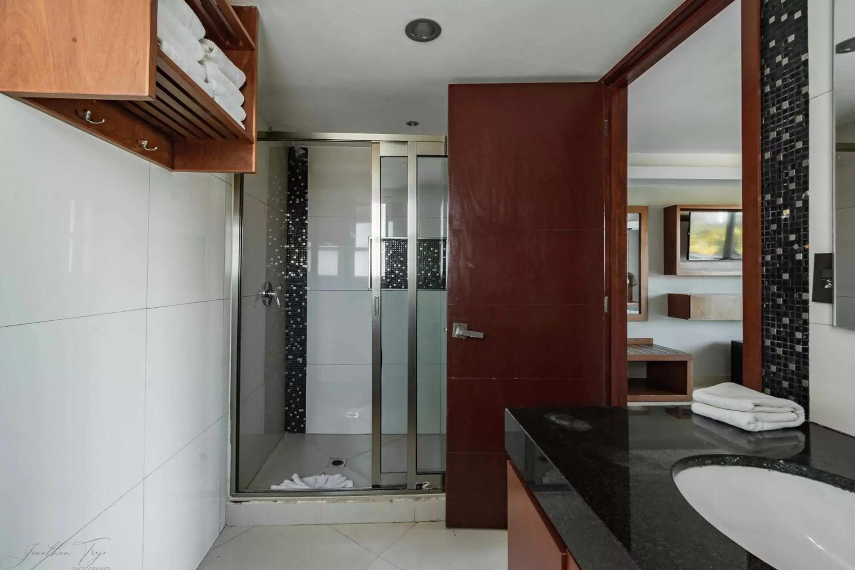 Bathroom in Ocean Dream Cancun by GuruHotel