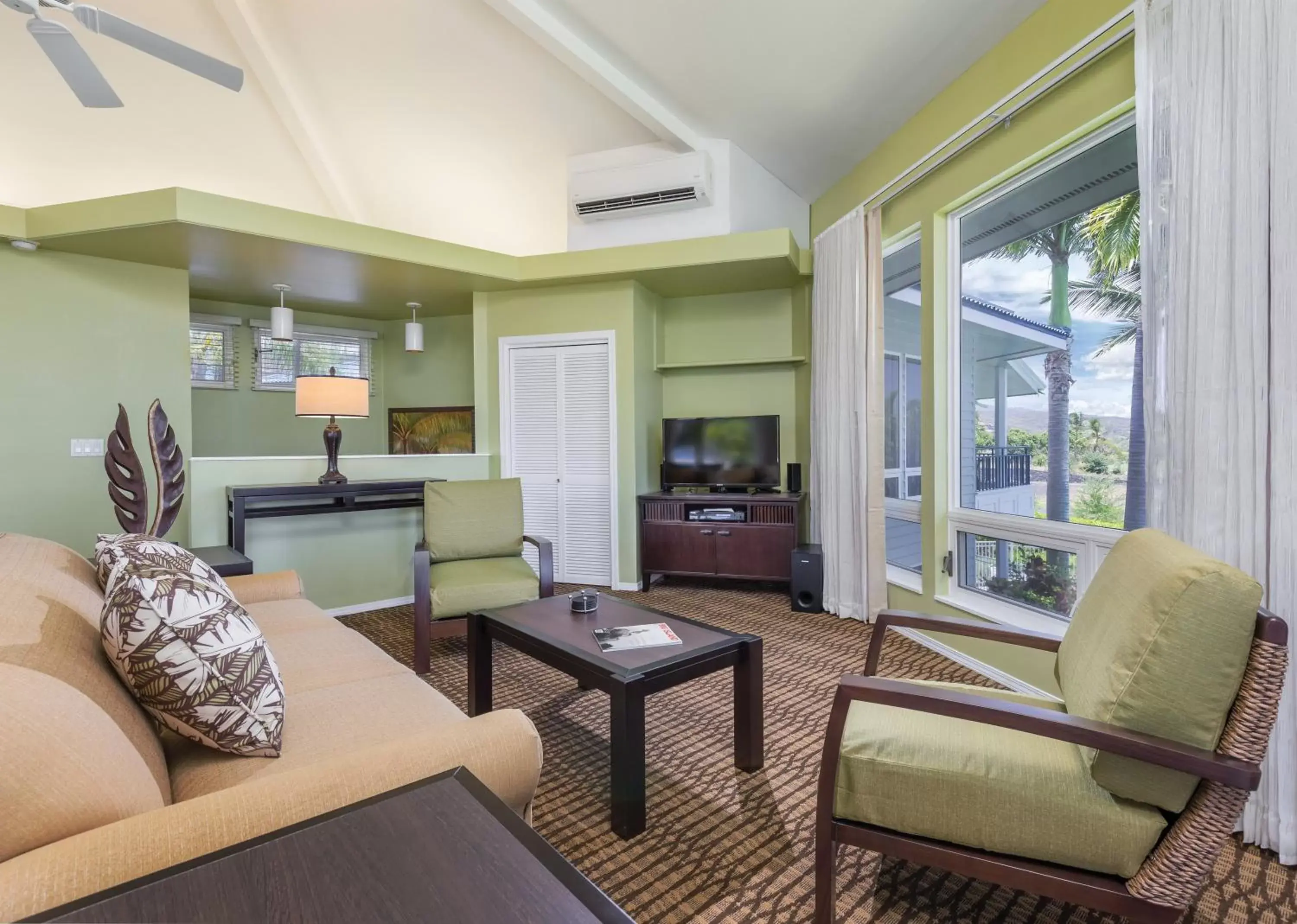 Living room, Seating Area in Holua Resort