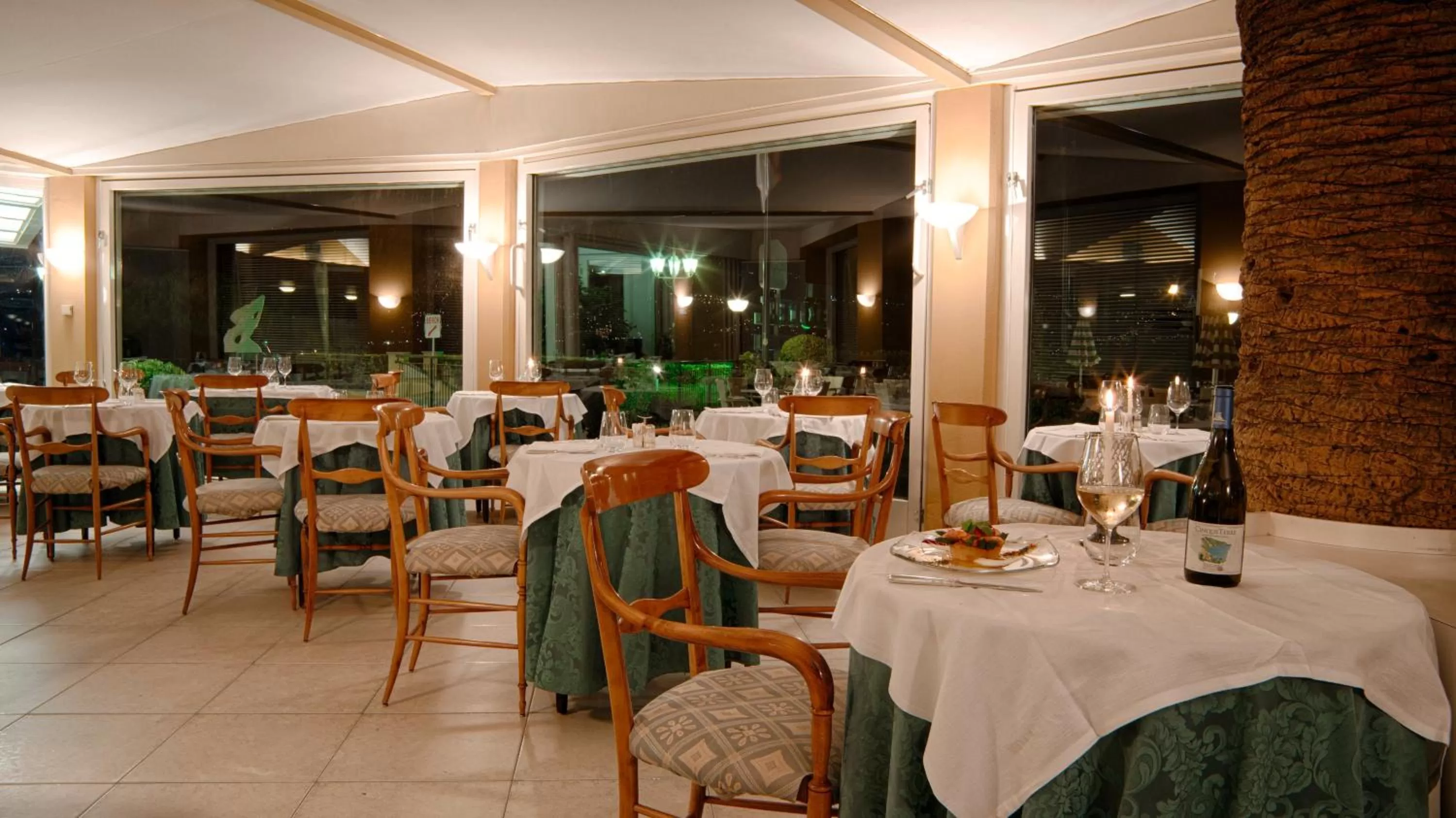 Restaurant/places to eat in Best Western Regina Elena